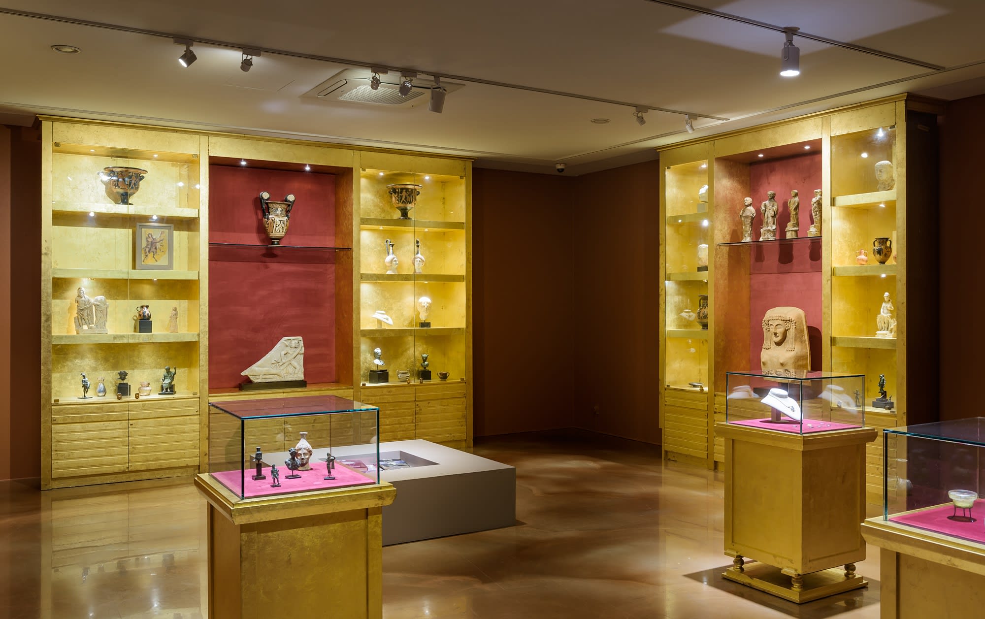 The Glory of the Classical World: Ancient Greek & Roman Art Collection