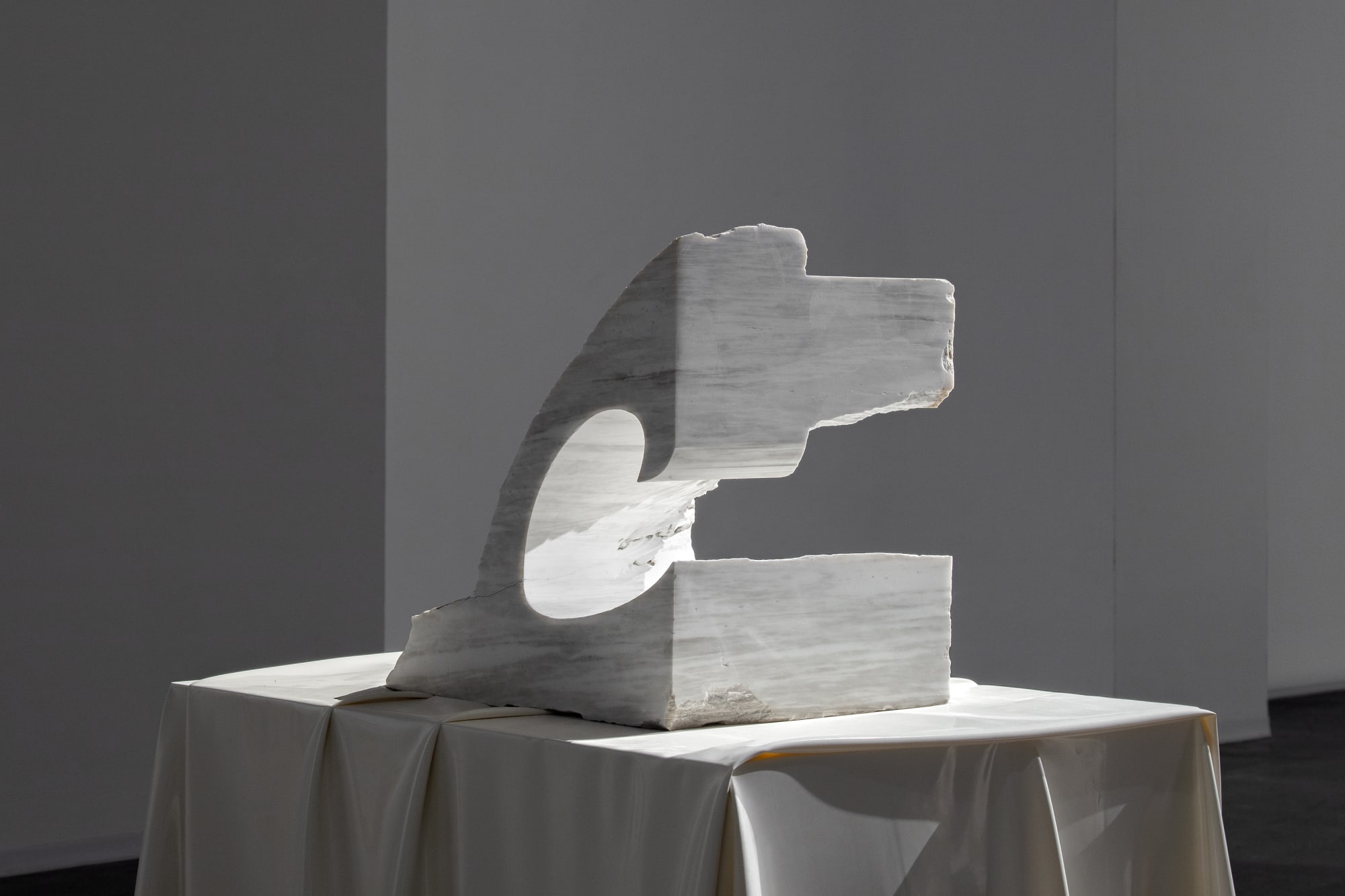 Tři těla, šest nohou, šest rukou