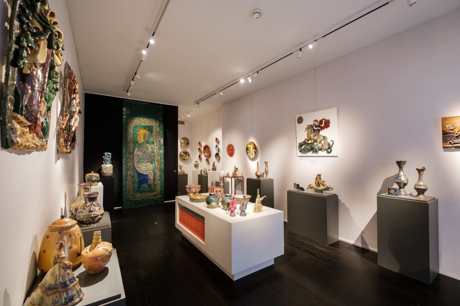 The Superfluous Essential. The Ceramics of Pietro Melandri