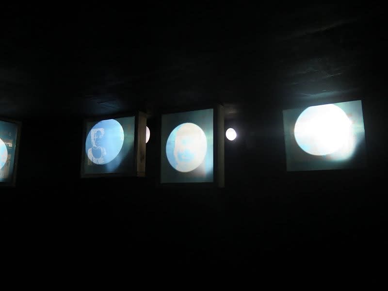 Exposition "projections" à la Galerie Cécile Fakhoury à Abidjan 2017 © Yéanzi