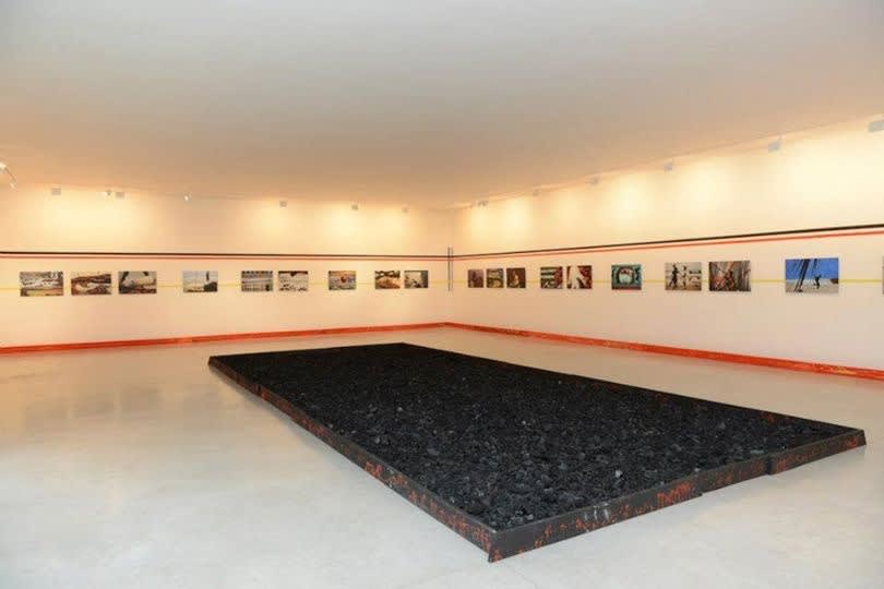 Exposition "Ondes de perturbation" à la Galerie Cécile Fakhoury à Abidjan 2013 © Nestor Da