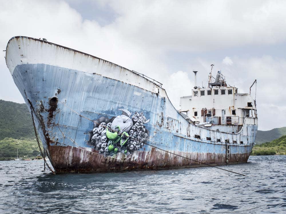 LUDO, Fruit of the Doom, Saint Marteen