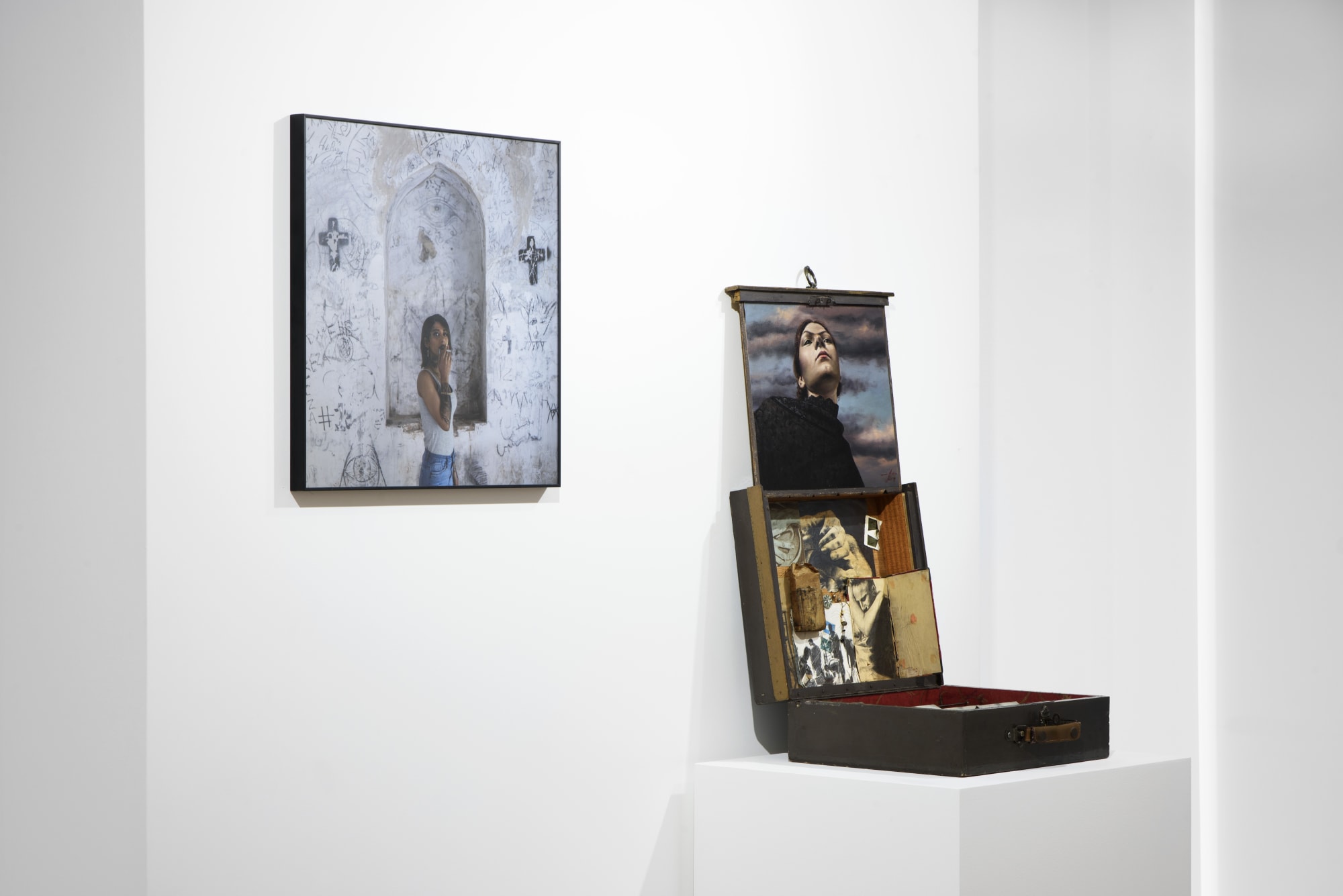 Installation View of Soft Edge of the Blade at Frieze No.9 Cork Street.