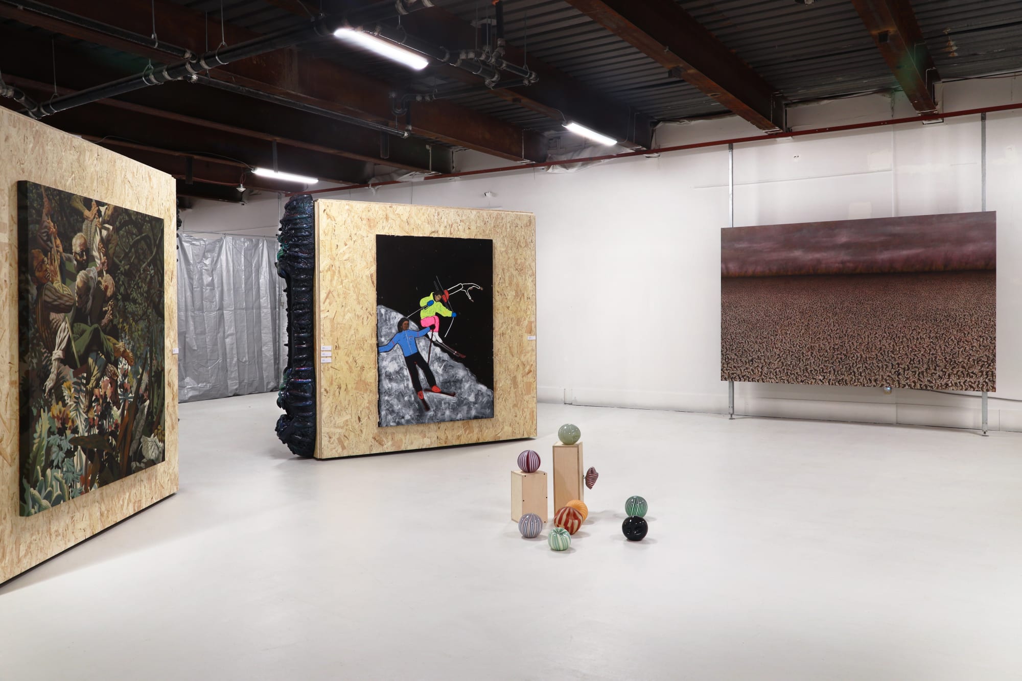 Installation View of Soft Edge of the Blade Vol. 2 at Zaal Art Gallery