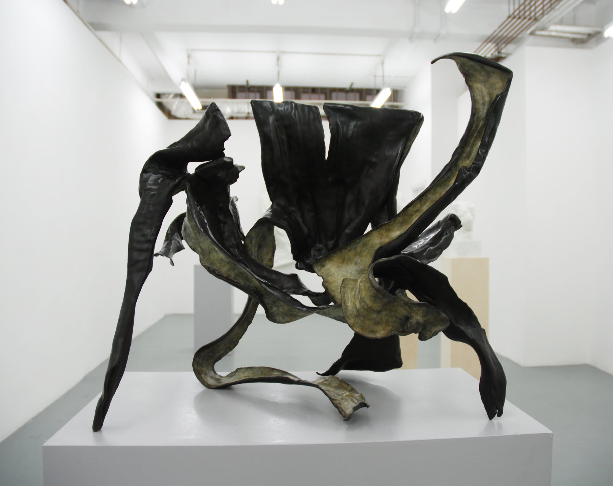 Untitled(i), 2013, Bronze, 65 x 67 x 40 cm. Edition of 3 + 1 AP
