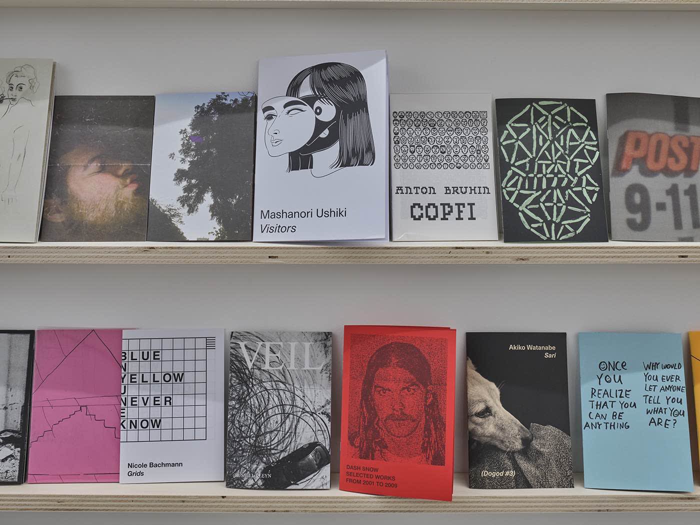 Little_Warsaw_innen_Library _Erna_Hecey_Gallery_Luxembourg_October_2020