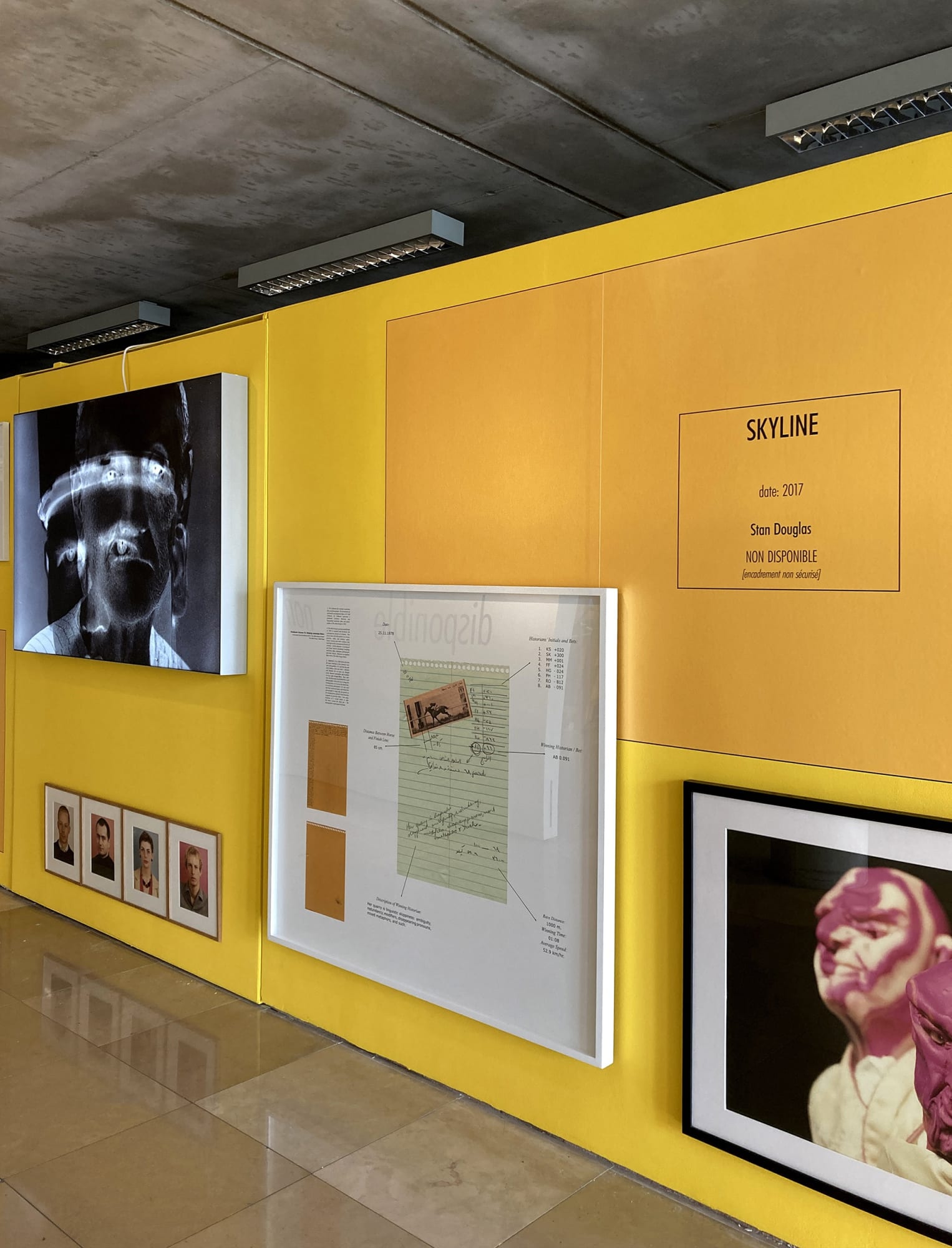 Suzanne Lafont, Entrée Libre, 2023 Exhibition view at Carrée d'Art, Nîmes Courtesy of the artist, Carré d'Art - Musée d'Art Contemporain de Nîmes & Erna Hecey Gallery