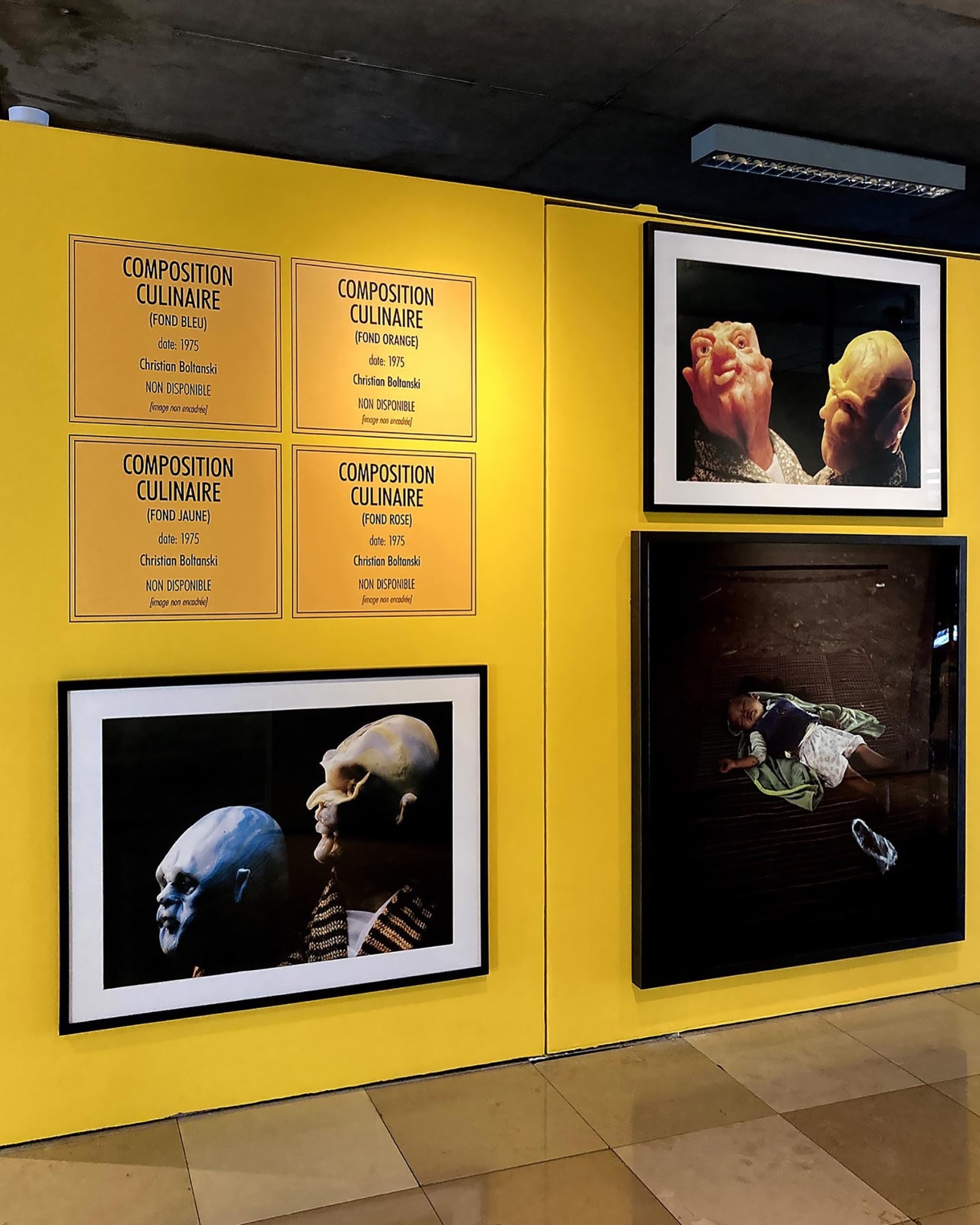 Suzanne Lafont, Entrée Libre, 2023 Exhibition view at Carrée d'Art, Nîmes Courtesy of the artist, Carré d'Art - Musée d'Art Contemporain de Nîmes & Erna Hecey Gallery