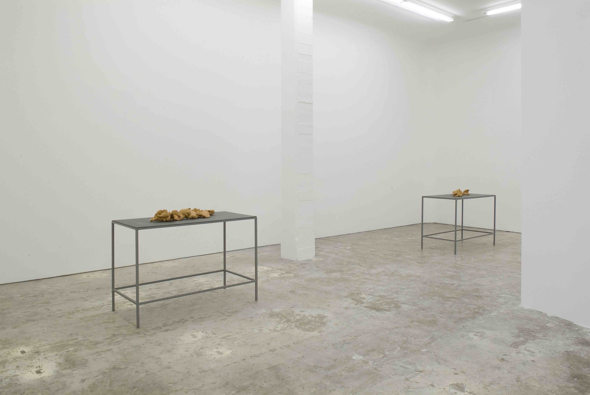 Lili_Dujourie_Memories_of_Hands_Exhibition_view_2007_Erna_Hecey_Gallery_Brussels