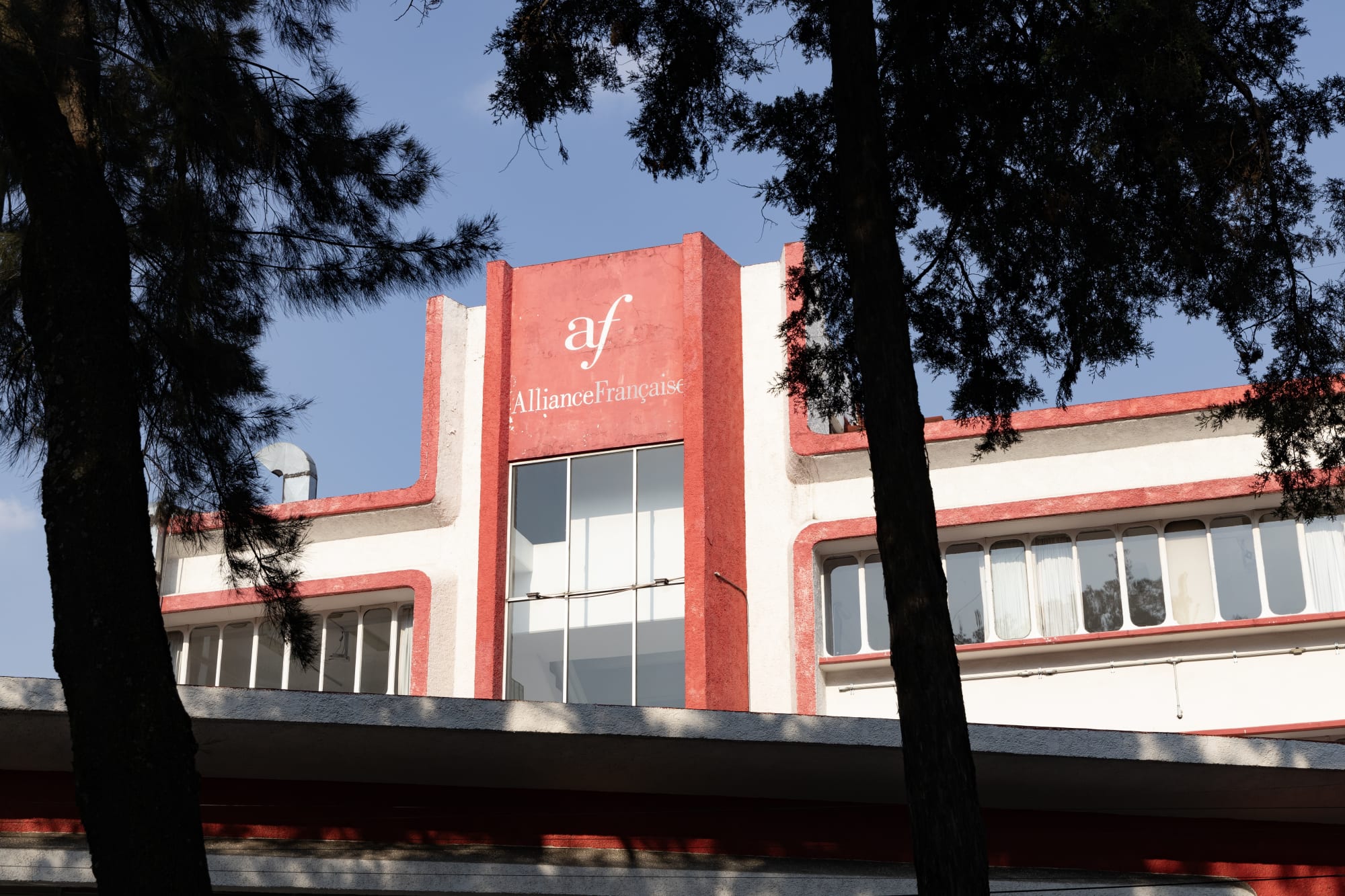 Medianamente Molesto: Obras de la Colección Fundación AMMA (2023)