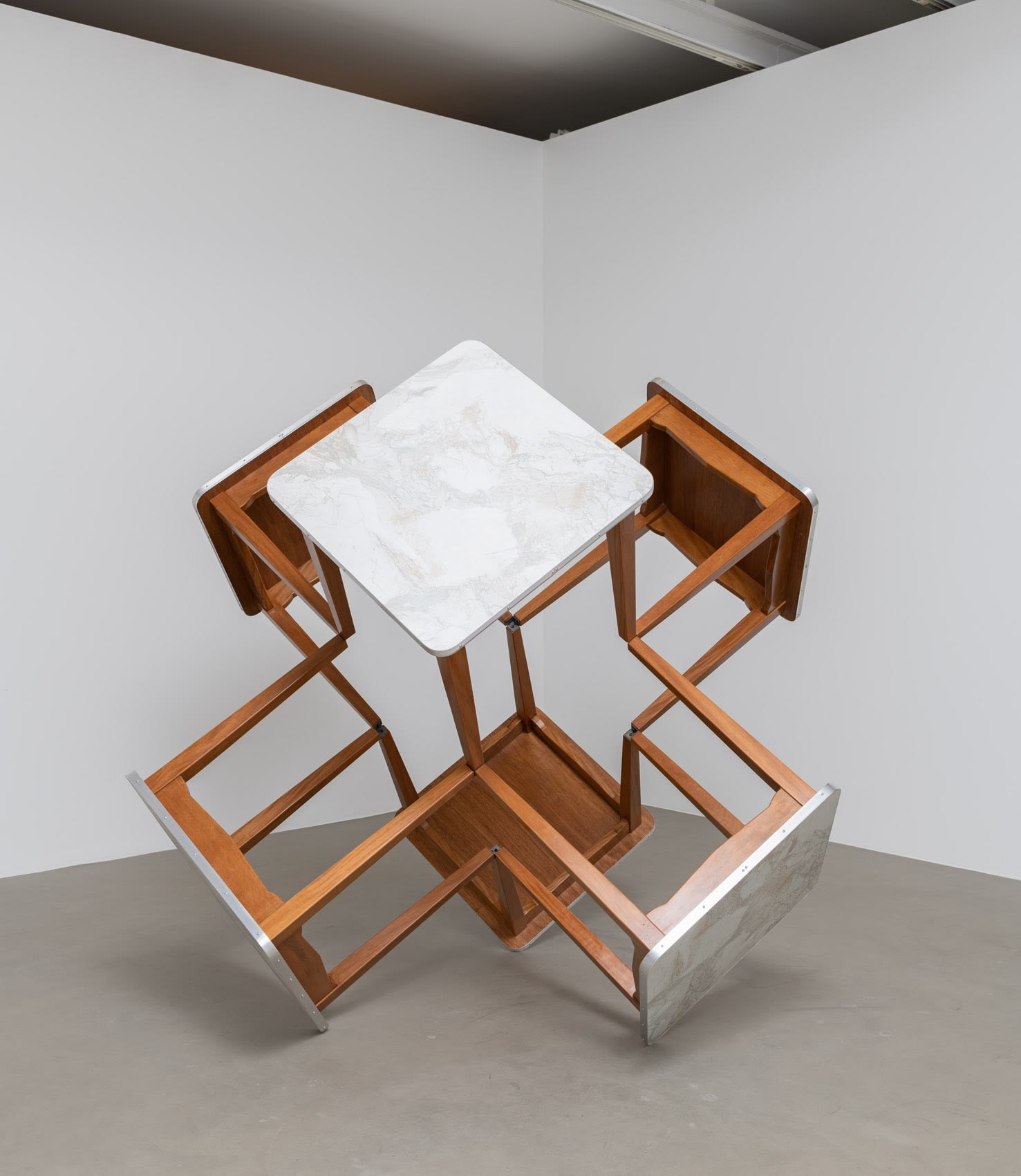 Crivo, a perspectiva de Luisa Strina