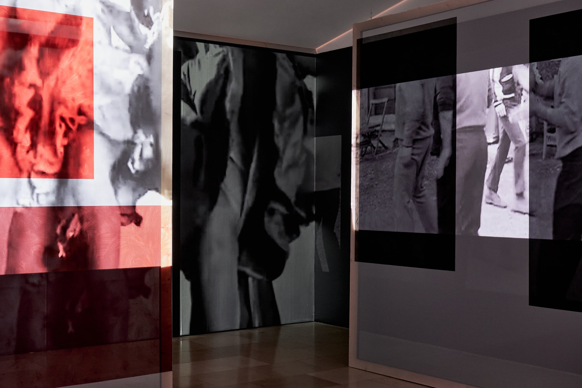 Vue de l'expostion Cécile BART Je suis bleue Musée national Marc Chagall 2021 © Anthony Lanneretonne