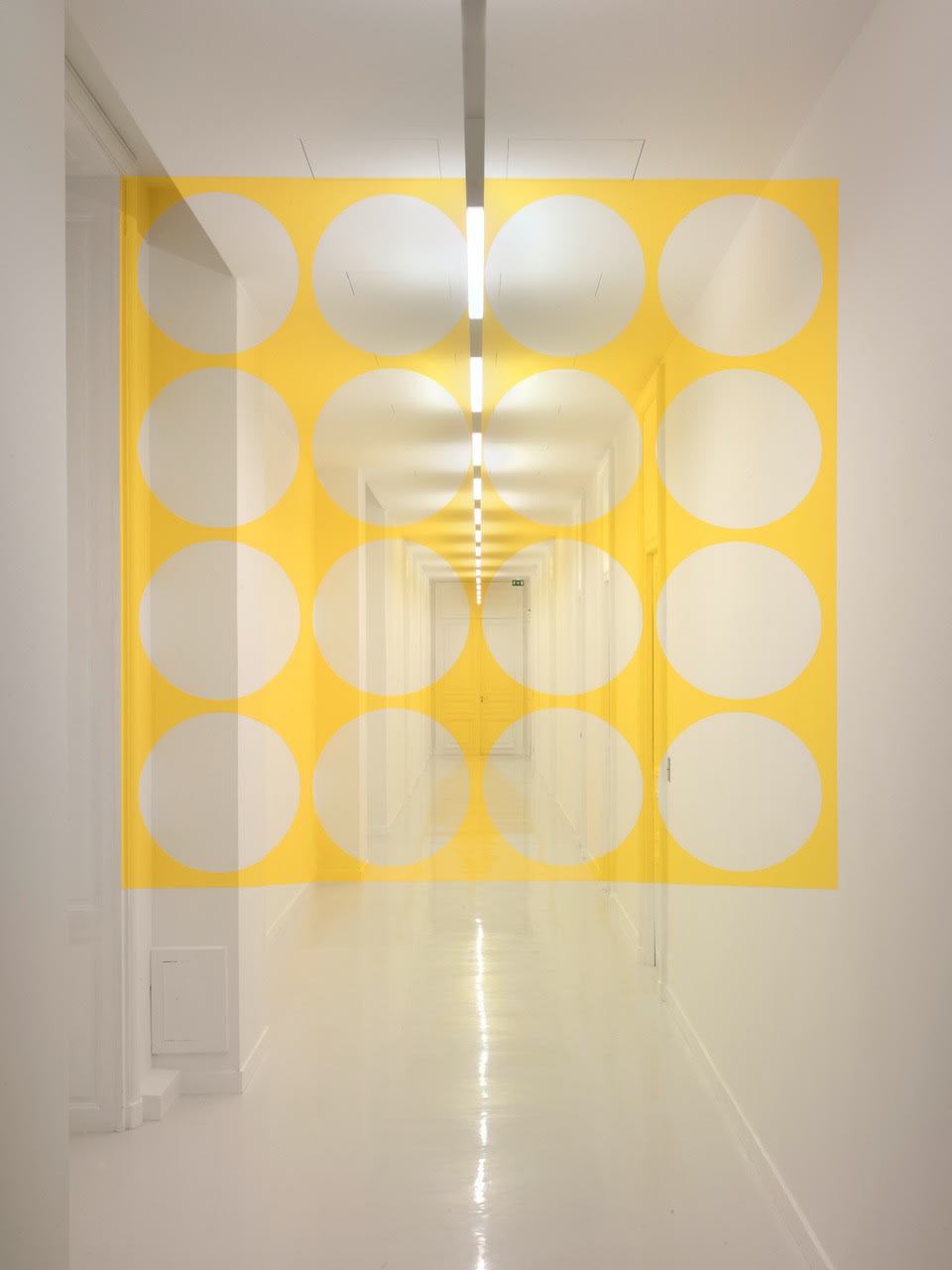 « Carré aux seize disques » Commande du ministère de la Culture et de la Communication Centre national des arts plastiques FNAC 10-002 Paris 2011 Photo: André Morin