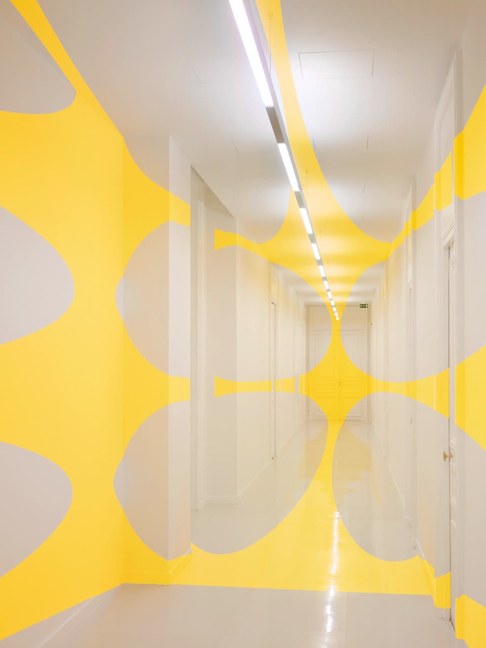 « Carré aux seize disques » Commande du ministère de la Culture et de la Communication Centre national des arts plastiques FNAC 10-002 Paris 2011 Photo: André Morin