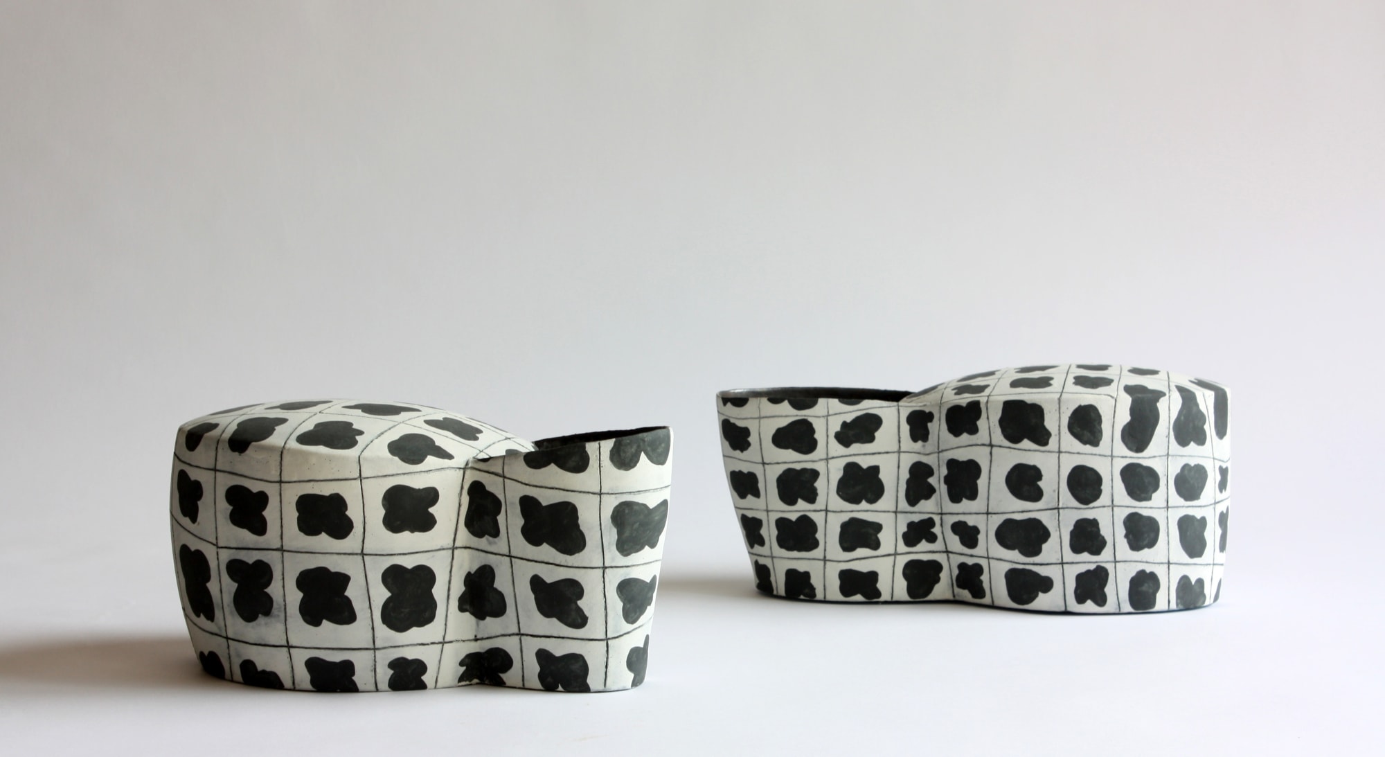 Daphné CORREGAN From paper to clay Galerie Catherine Issert 2019 © Gilles Suffren