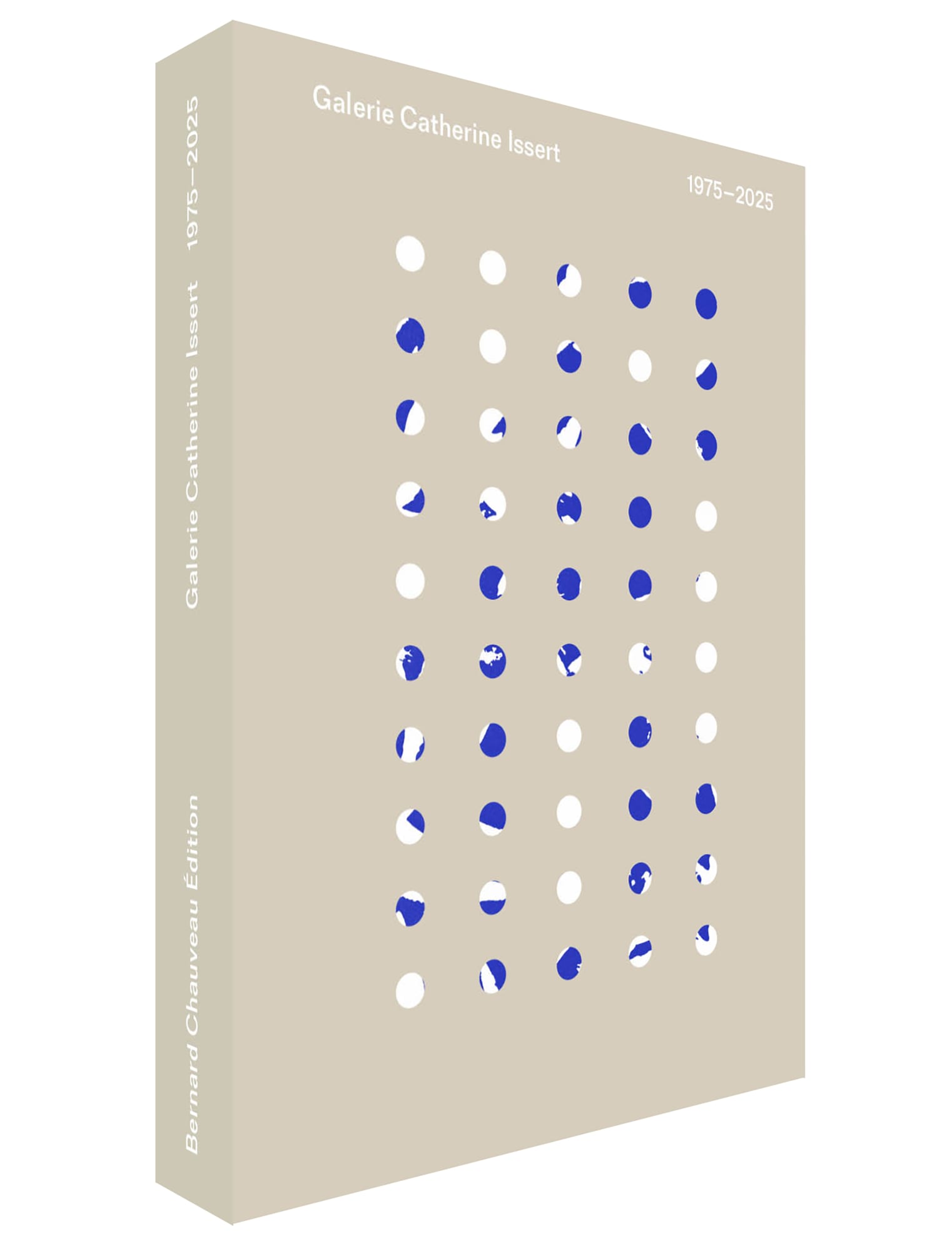 UN LIVRE PUBLIÉ PAR BERNARD CHAUVEAU ÉDITION Format 17 cm x 24 cm • 325 pages • 1300 exemplaires • 45 € À l’occasion de cette publication, des tirages de tête accompagnés de dessins originaux des artistes de la galerie seront disponibles en nombre limité.