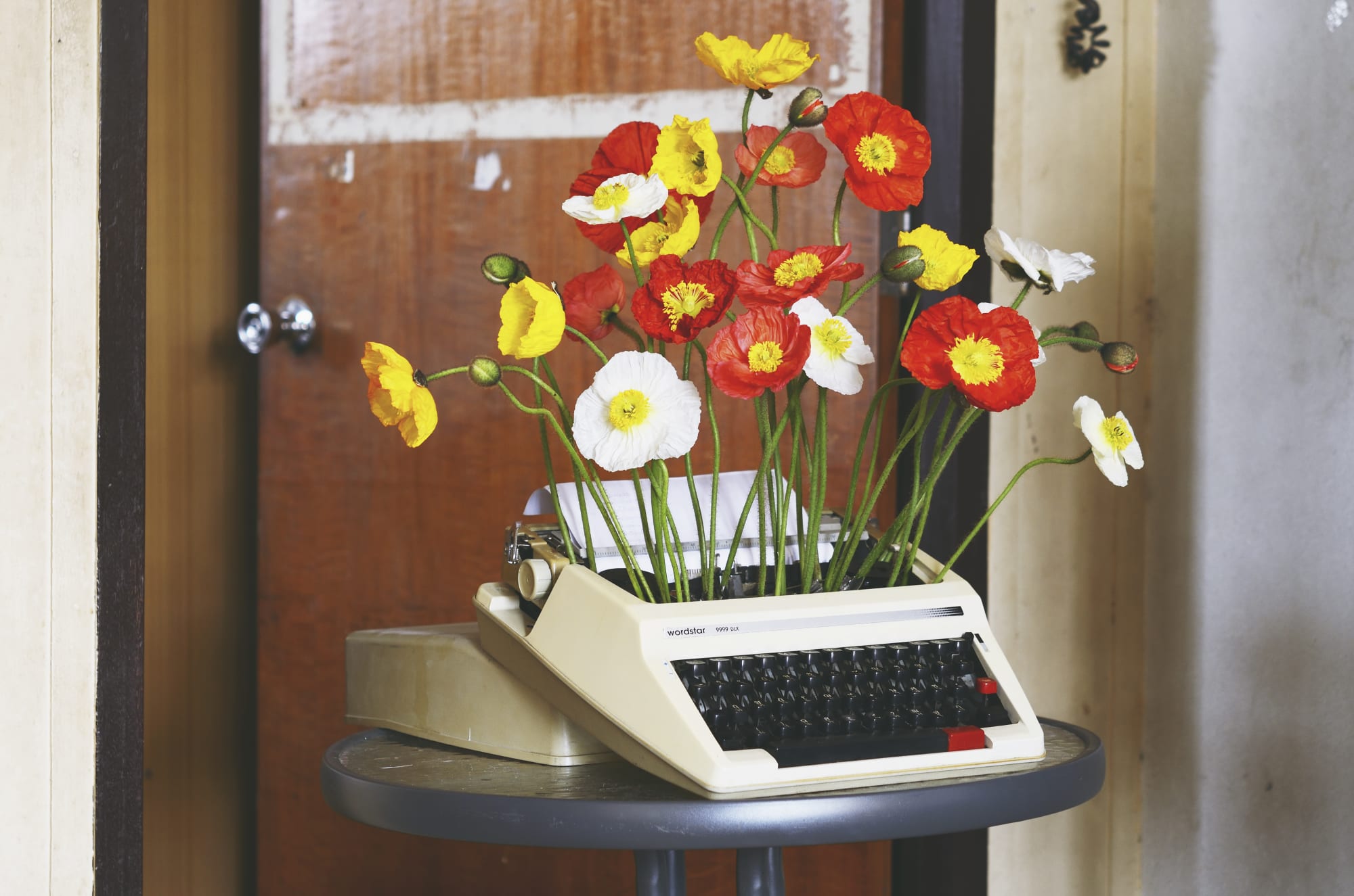 Naraphat Sakarthornsap Ignorant Bond 014 Archival Pigment Print, Edition of 5 69 x 84 cm, 2019