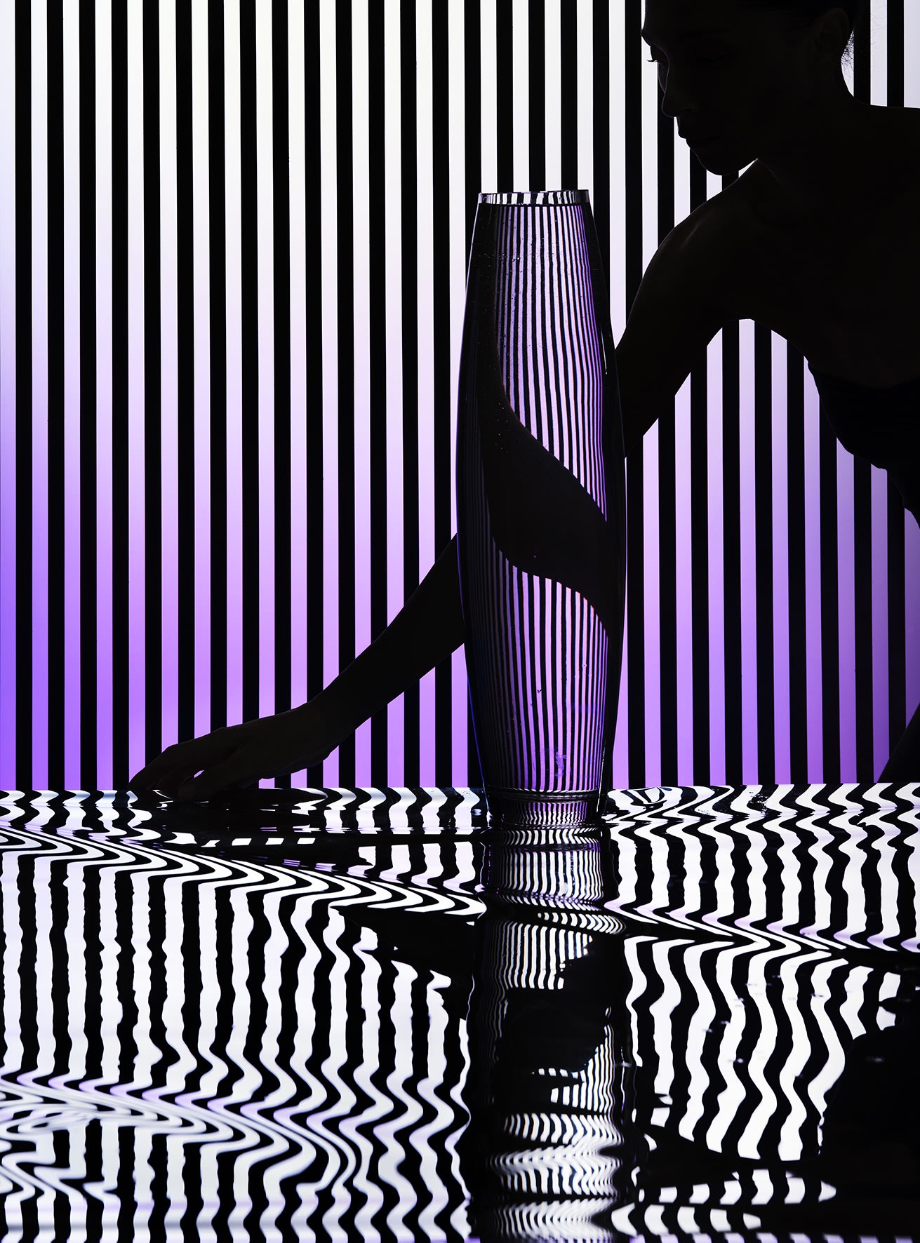 Hannah Whitaker Distortions, 2021 Tirage à impression pigmentaire Archival pigment print 127 x 94 cm 50 x 37 inches Edition of 3 plus 2 artist's proofs