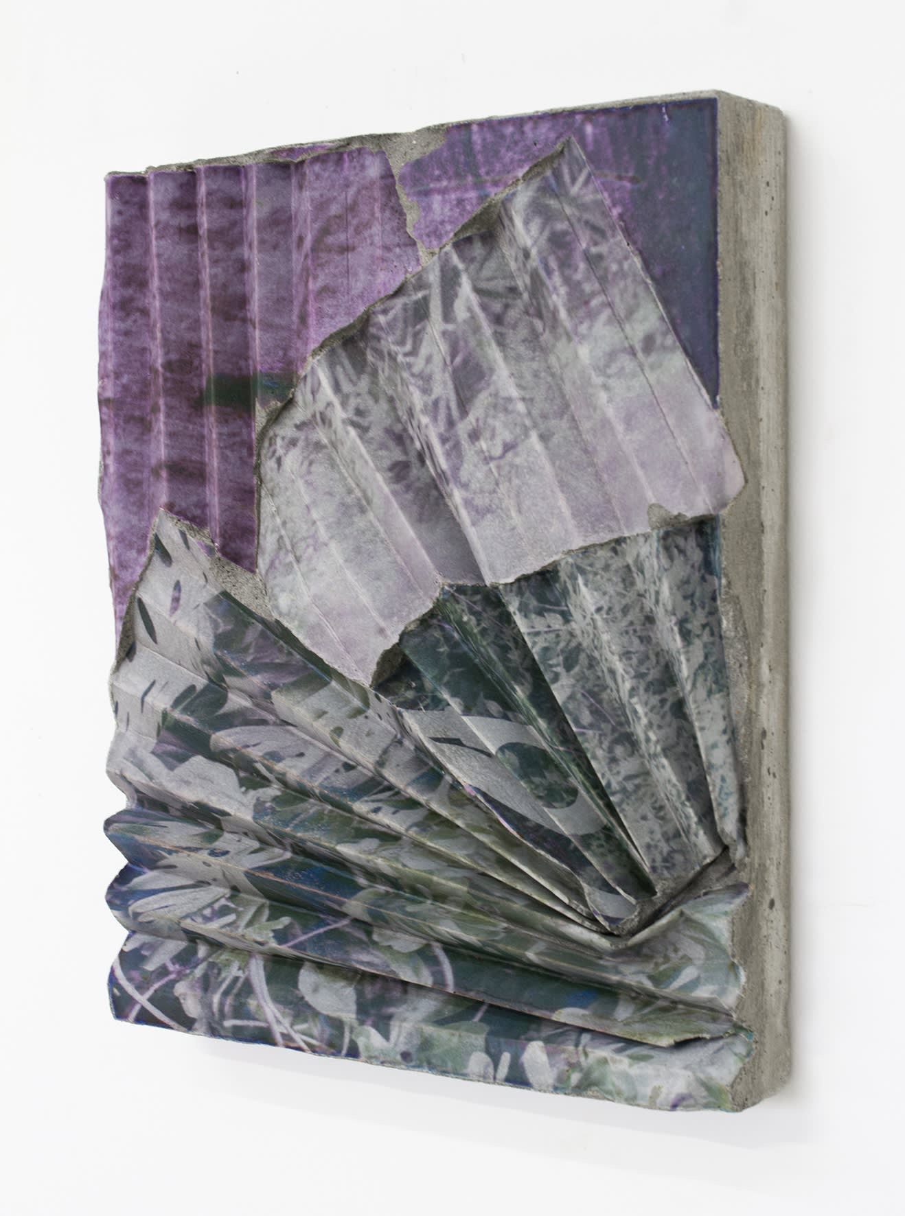 Letha Wilson Hawaii Utah Concrete Ripple (Scissors & Leaves), 2016 C-print unique, ciment Unique C-print, cement 35.5 x 28 x 4.5 cm 14 x 11 x 1 3/4 in