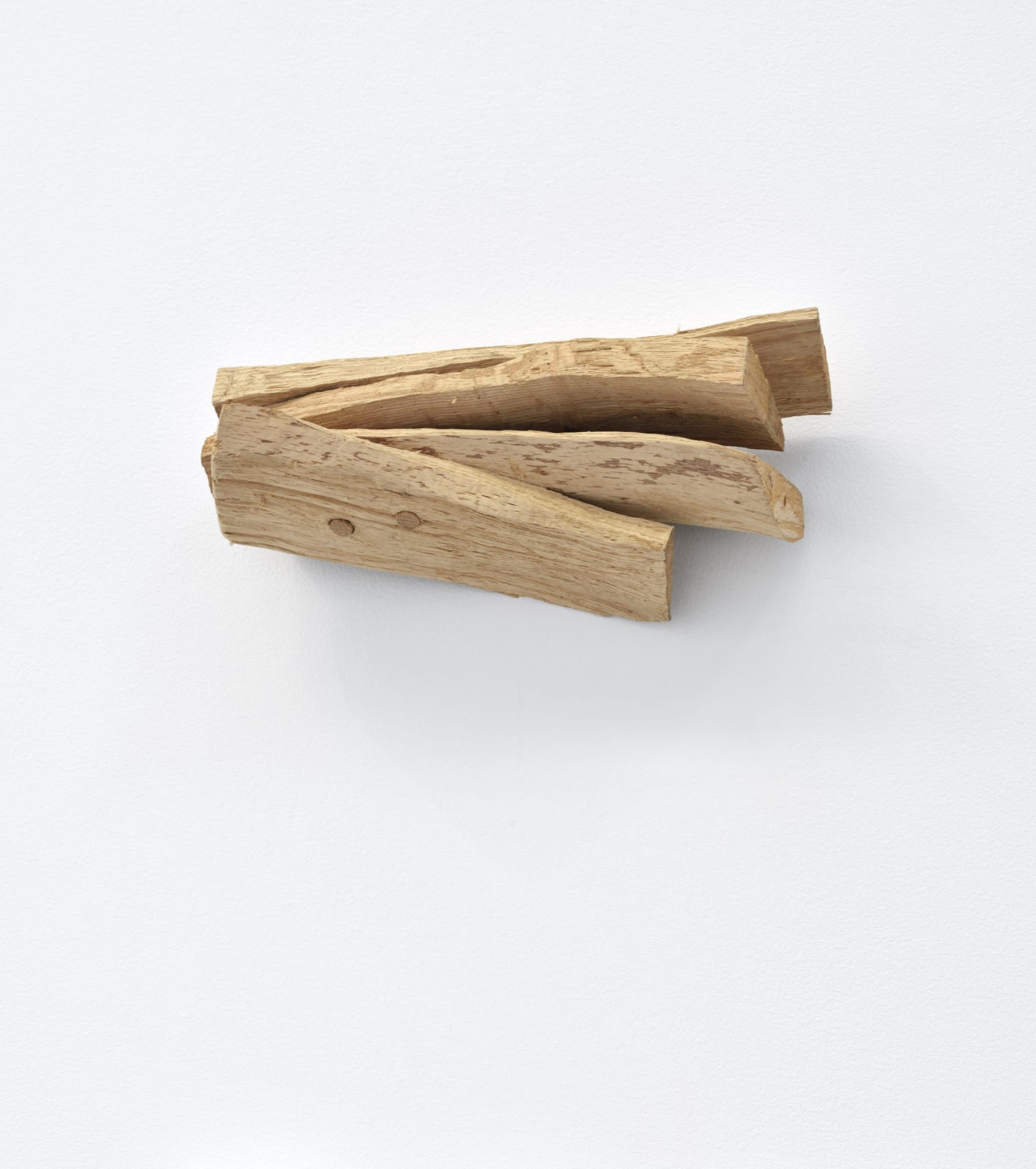 Richard Nonas Sans titre, 2013 Bois Wood 4 7/8 x 10 7/8 x 4 1/8 in 12.5 x 27.5 x 10.5 cm