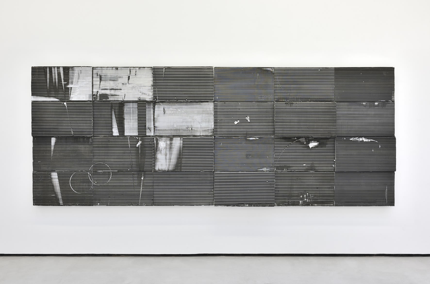 Éric Baudart OTS 12+12, 2021 Aluminium 217 x 320 x 16 cm 85 3/8 x 63 x 6 1/4 in © Photo: Rebecca Fanuele.