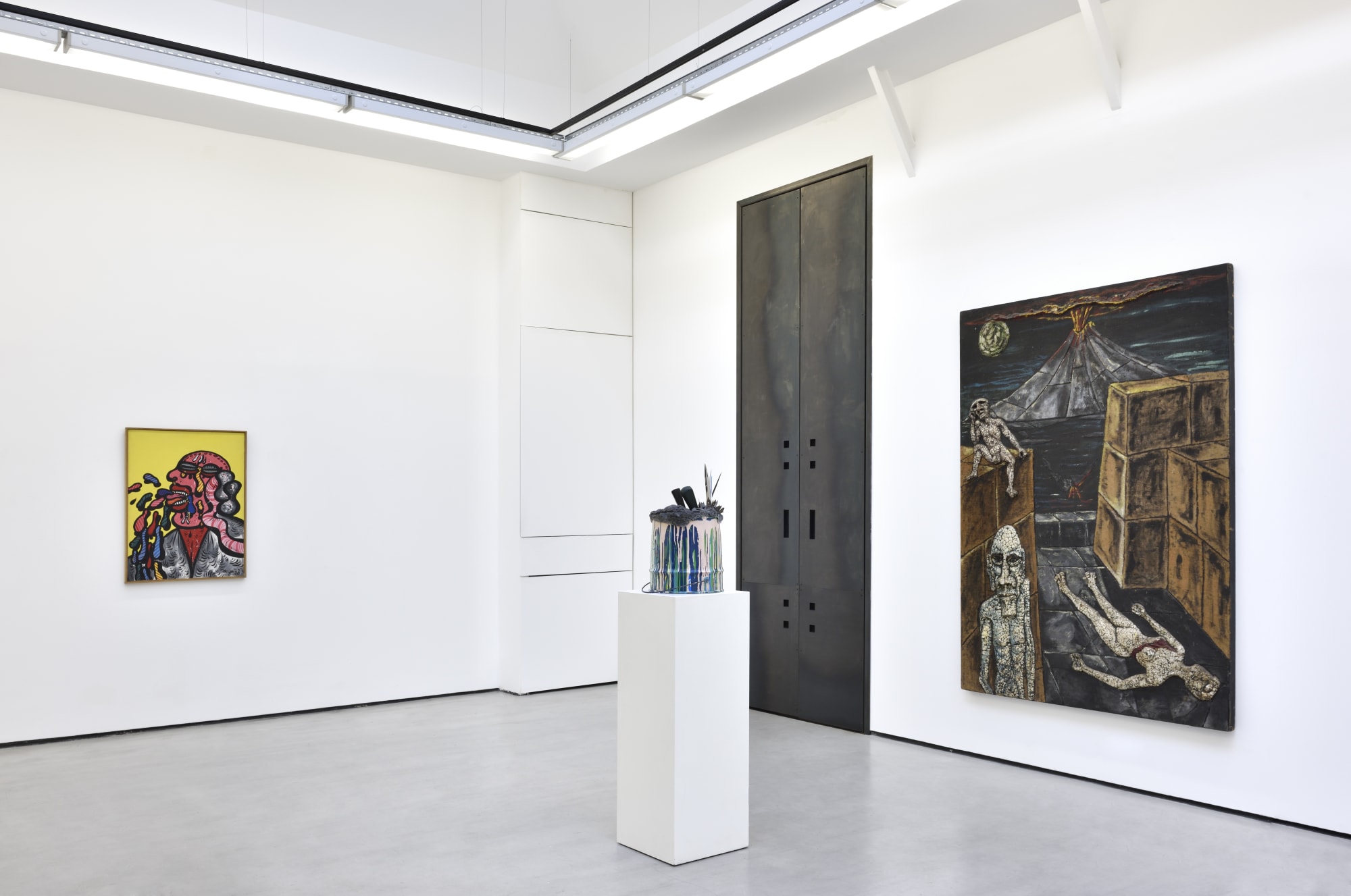 Vue de l'exposition "Même la guerre est quotidienne*" * Citation de Marguerite Duras issue de sa nouvelle Des journées entières dans les arbres AVEC : PIERRE BETTENCOURT, ANNA & BERNHARD BLUME, PIERRE YVES BOHM, HÉLÈNE DELPRAT, THIBAULT HAZELZET, FABIAN KNECHT, BRIAN MAGUIRE, MARYAN, BORIS MIKHAILOV, ANITA MOLINERO, ZORAN MUŠIČ, DANIEL POMMEREULLE, GERMAINE RICHIER, CEIJA STOJKA Photo : © Rebecca Fanuele Mainspace // 08.10 - 05.11.2022