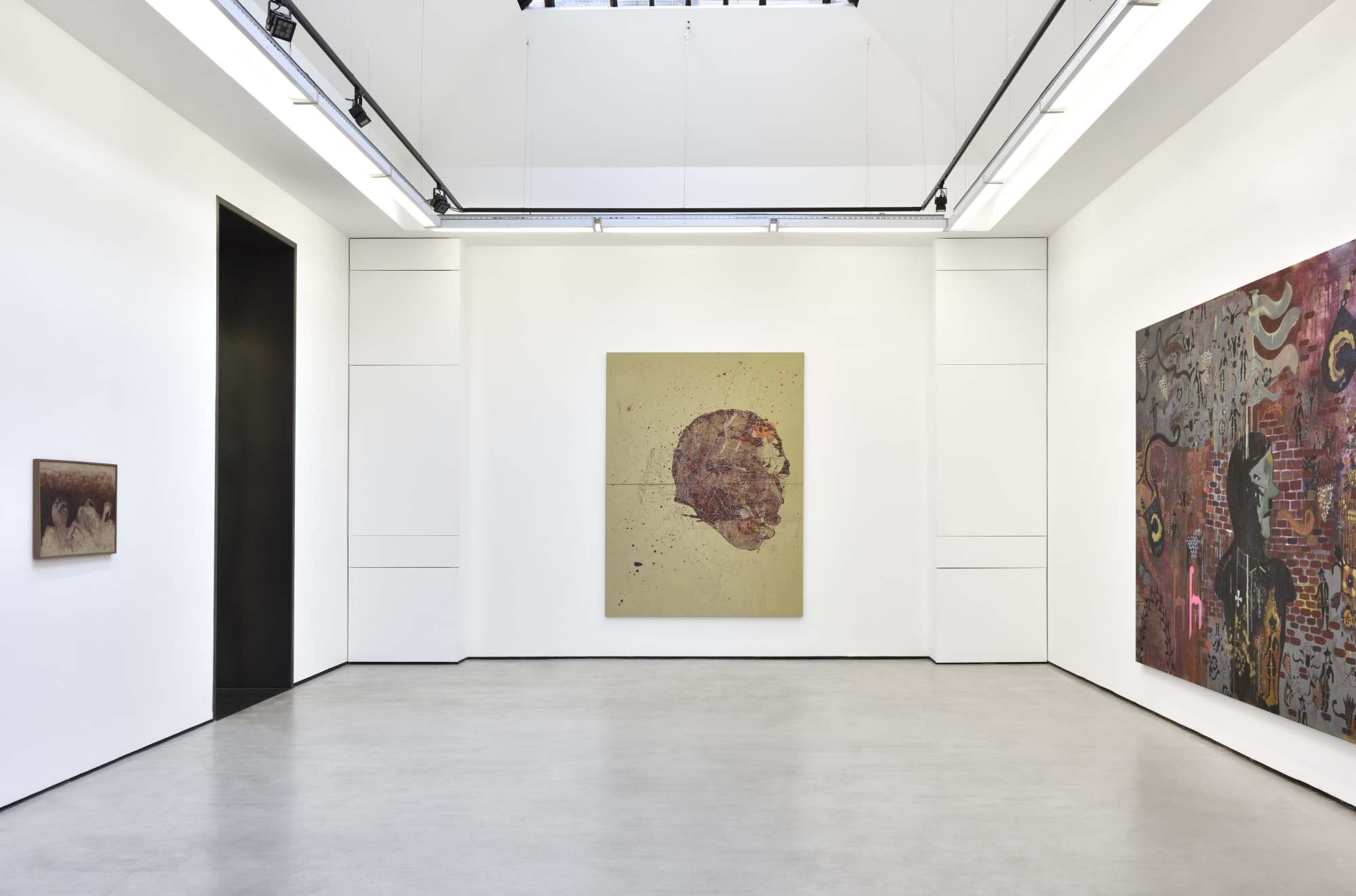 Vue de l'exposition "Même la guerre est quotidienne*" * Citation de Marguerite Duras issue de sa nouvelle Des journées entières dans les arbres AVEC : PIERRE BETTENCOURT, ANNA & BERNHARD BLUME, PIERRE YVES BOHM, HÉLÈNE DELPRAT, THIBAULT HAZELZET, FABIAN KNECHT, BRIAN MAGUIRE, MARYAN, BORIS MIKHAILOV, ANITA MOLINERO, ZORAN MUŠIČ, DANIEL POMMEREULLE, GERMAINE RICHIER, CEIJA STOJKA Photo : © Rebecca Fanuele Mainspace // 08.10 - 05.11.2022