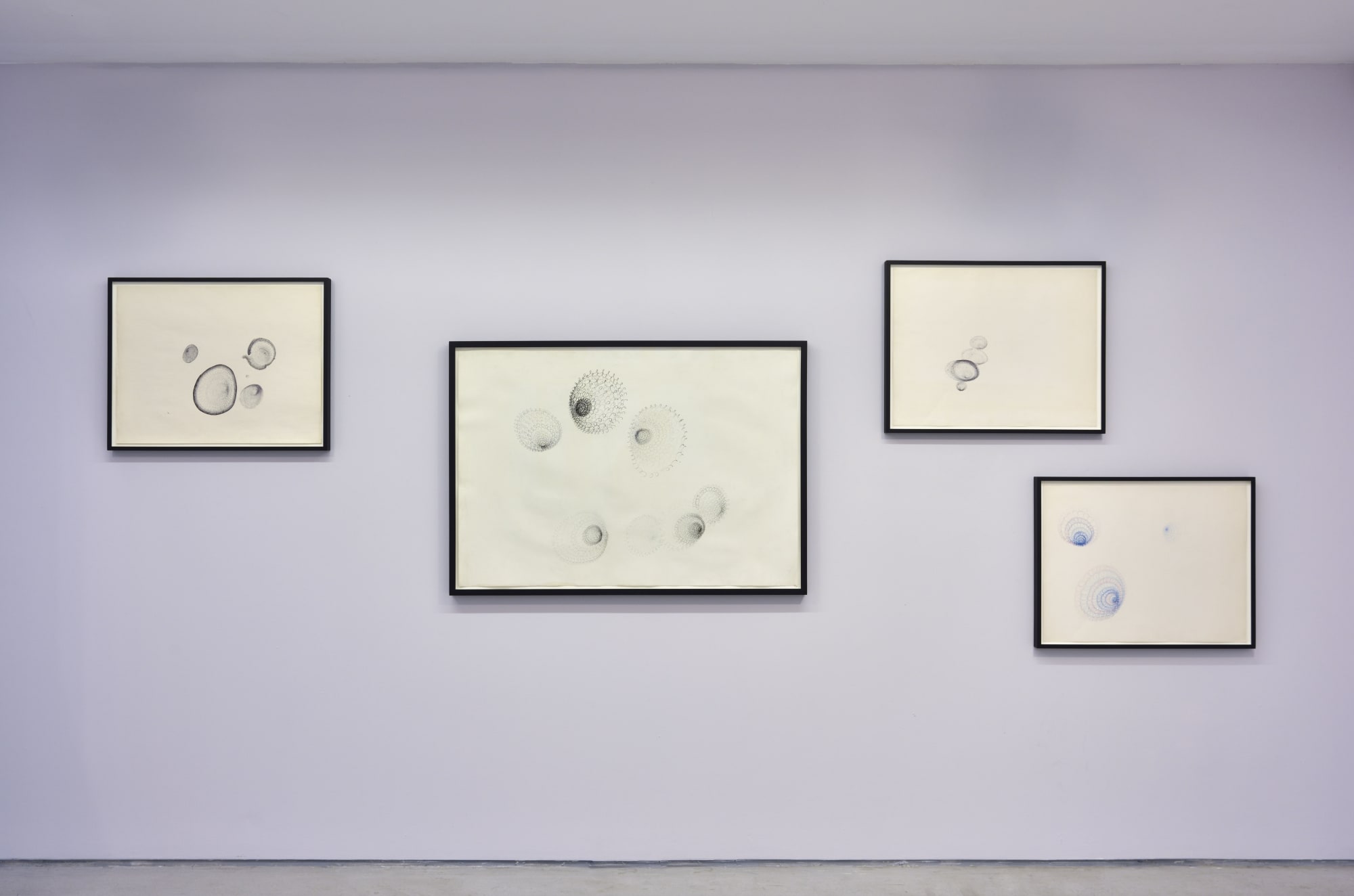 Vue de l'exposition "Bernard Réquichot, Les Requichot de Cordier" Photo © Rebecca Fanuele