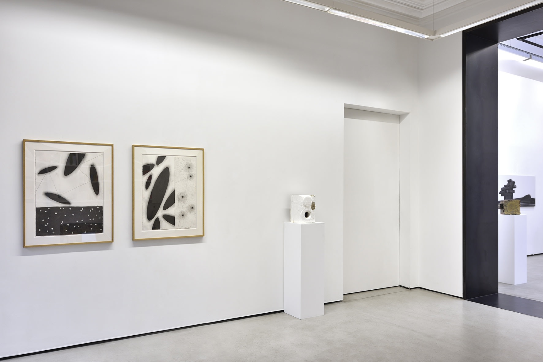 COSMOS 99, Galerie Christophe Gaillard, Paris. © Photo : Rebecca Fanuele.