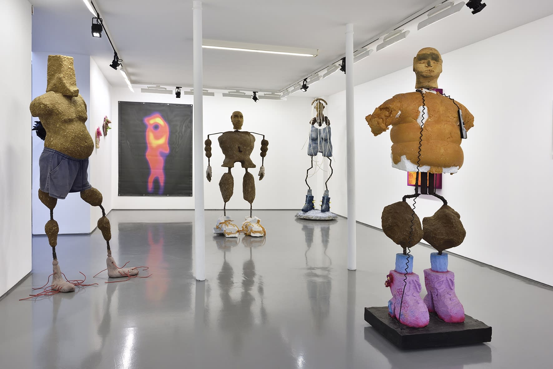 COSMOS 99, Galerie Christophe Gaillard, Paris. © Photo : Rebecca Fanuele.