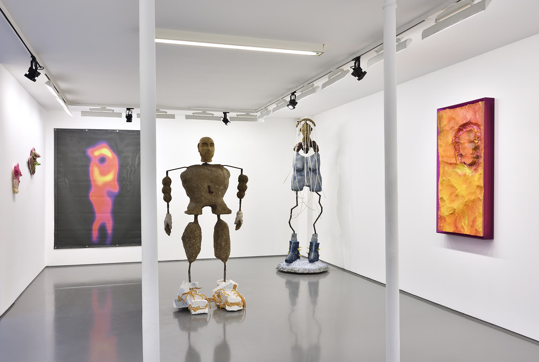 COSMOS 99, Galerie Christophe Gaillard, Paris. © Photo : Rebecca Fanuele.