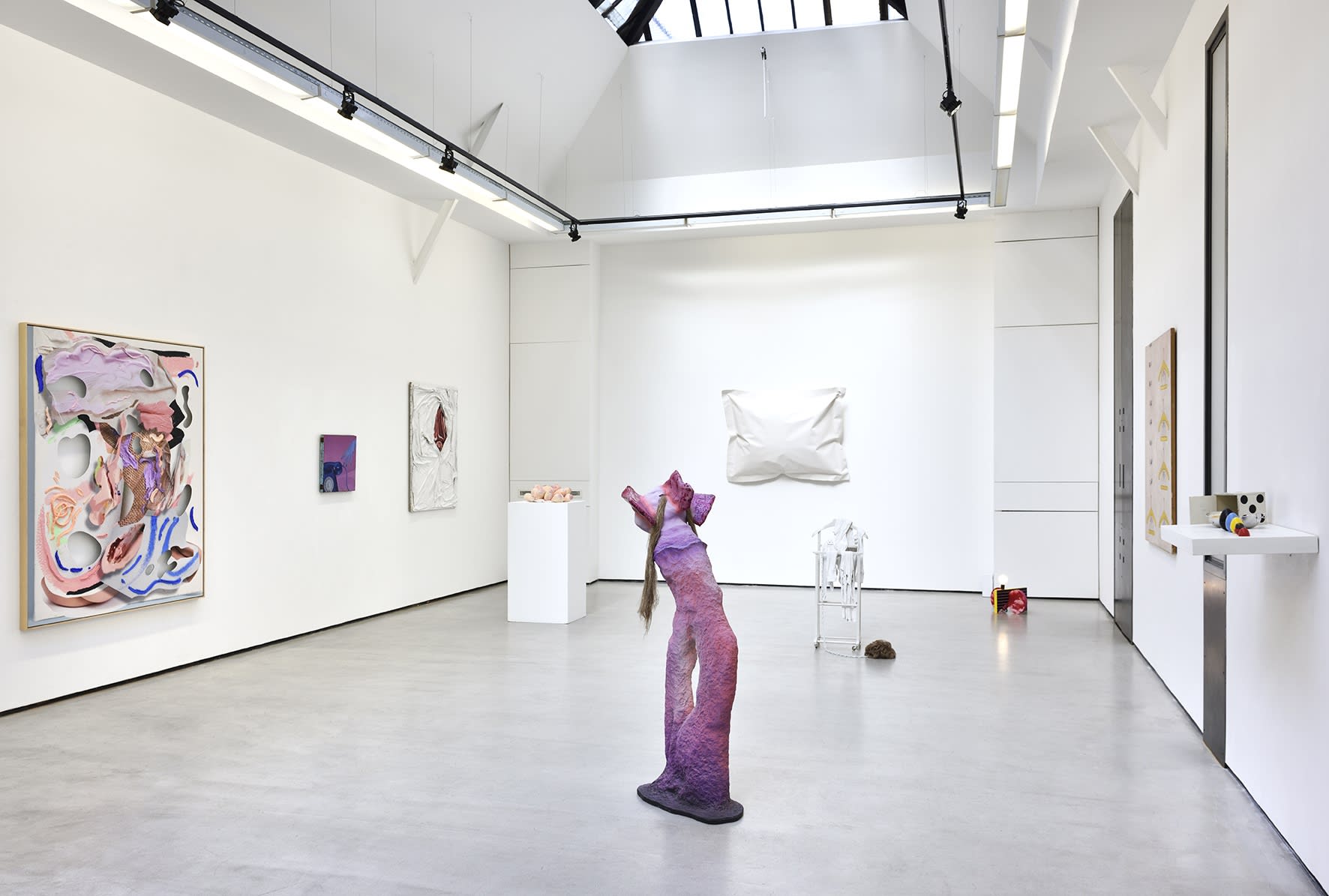 " Est-ce qu’on est toujours obligé d’avoir un titre ? Pour une exposition de groupe, c’est bien ". © Photos : Rebecca Fanuele.