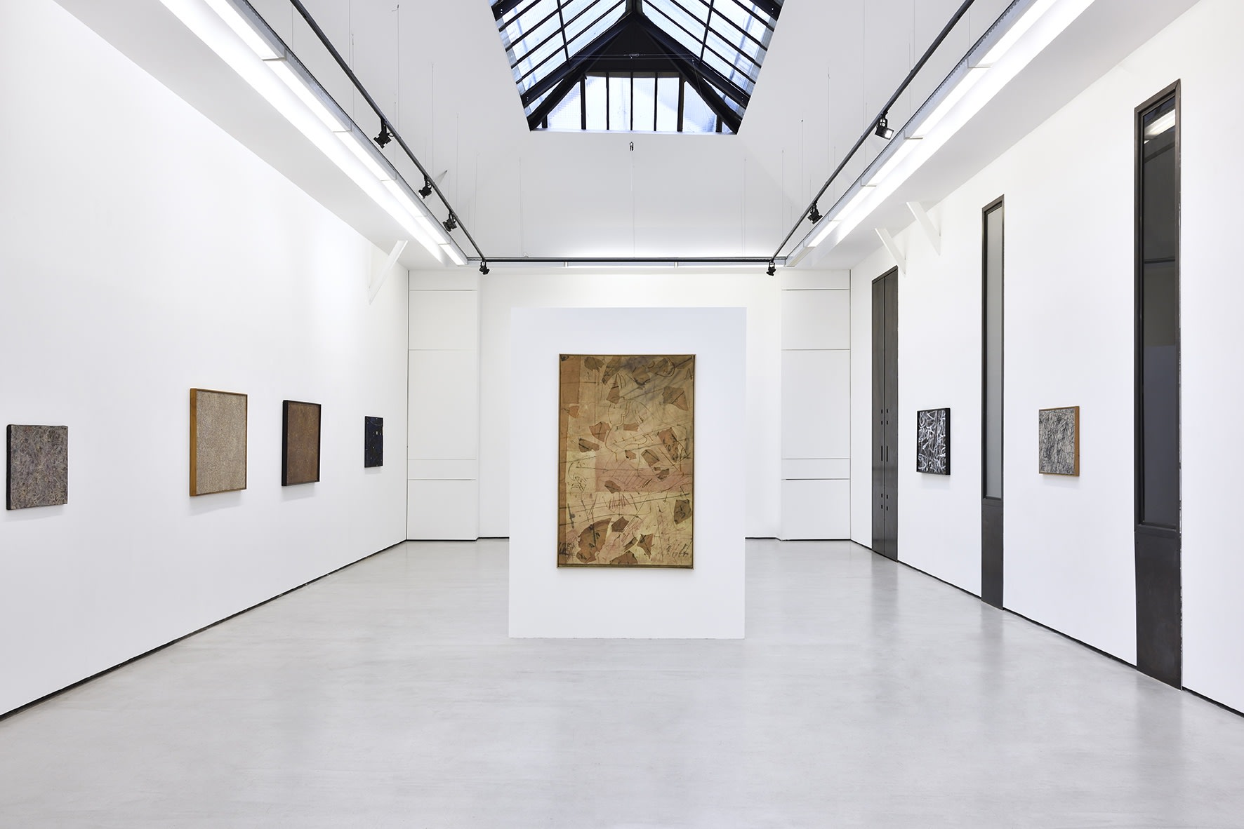 Vue de l'exposition " Georges NOËL - Jean DUBUFFET ", Galerie Christophe Gaillard, Paris, 2024. © Photo : Rebecca Fanuele.