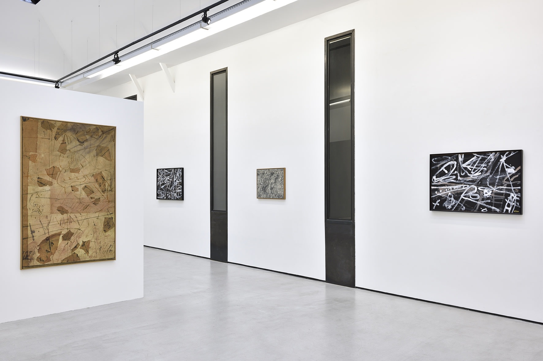 Vue de l'exposition " Georges NOËL - Jean DUBUFFET ", Galerie Christophe Gaillard, Paris, 2024. © Photo : Rebecca Fanuele.