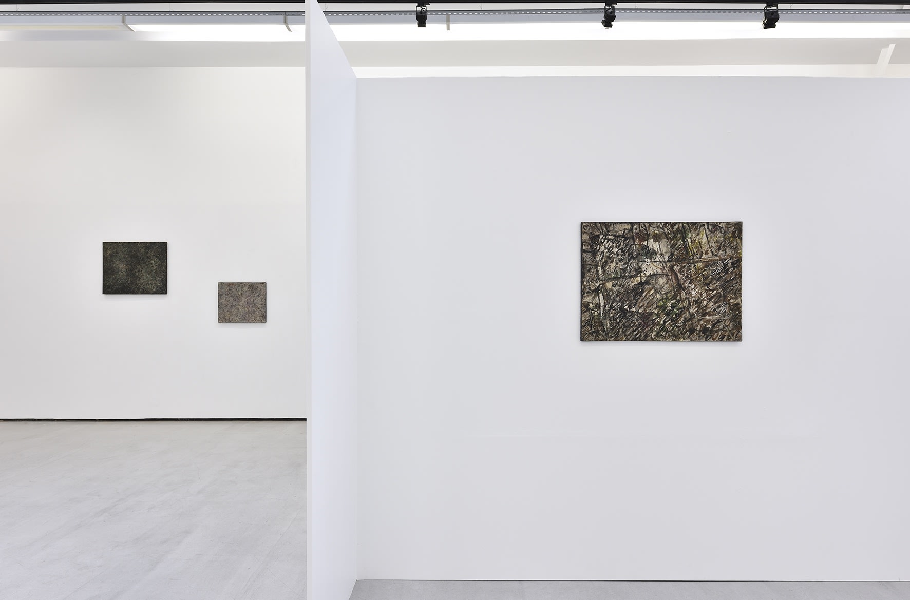 Vue de l'exposition " Georges NOËL - Jean DUBUFFET ", Galerie Christophe Gaillard, Paris, 2024. © Photo : Rebecca Fanuele.