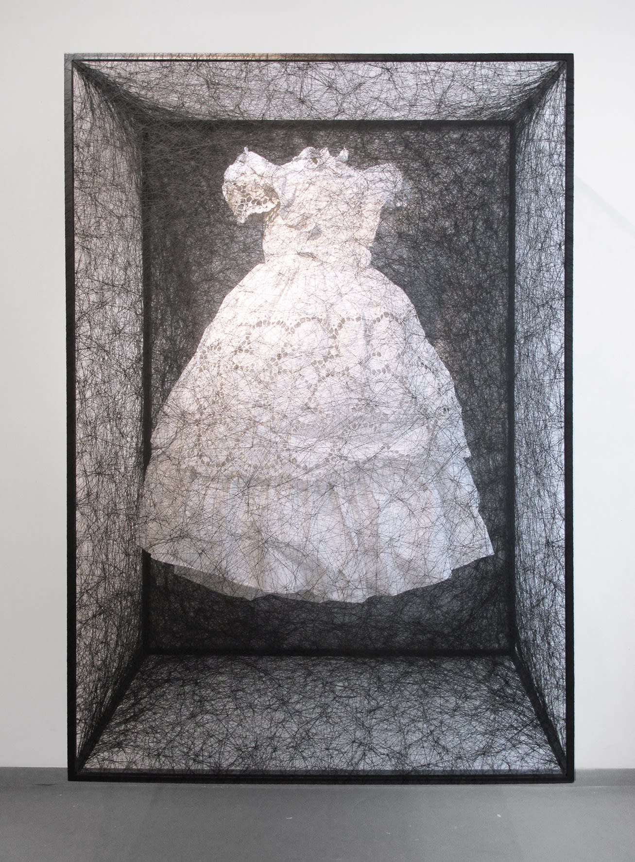 Chiharu Shiota Dialogue with absence 26.11 - 15.01.2011
