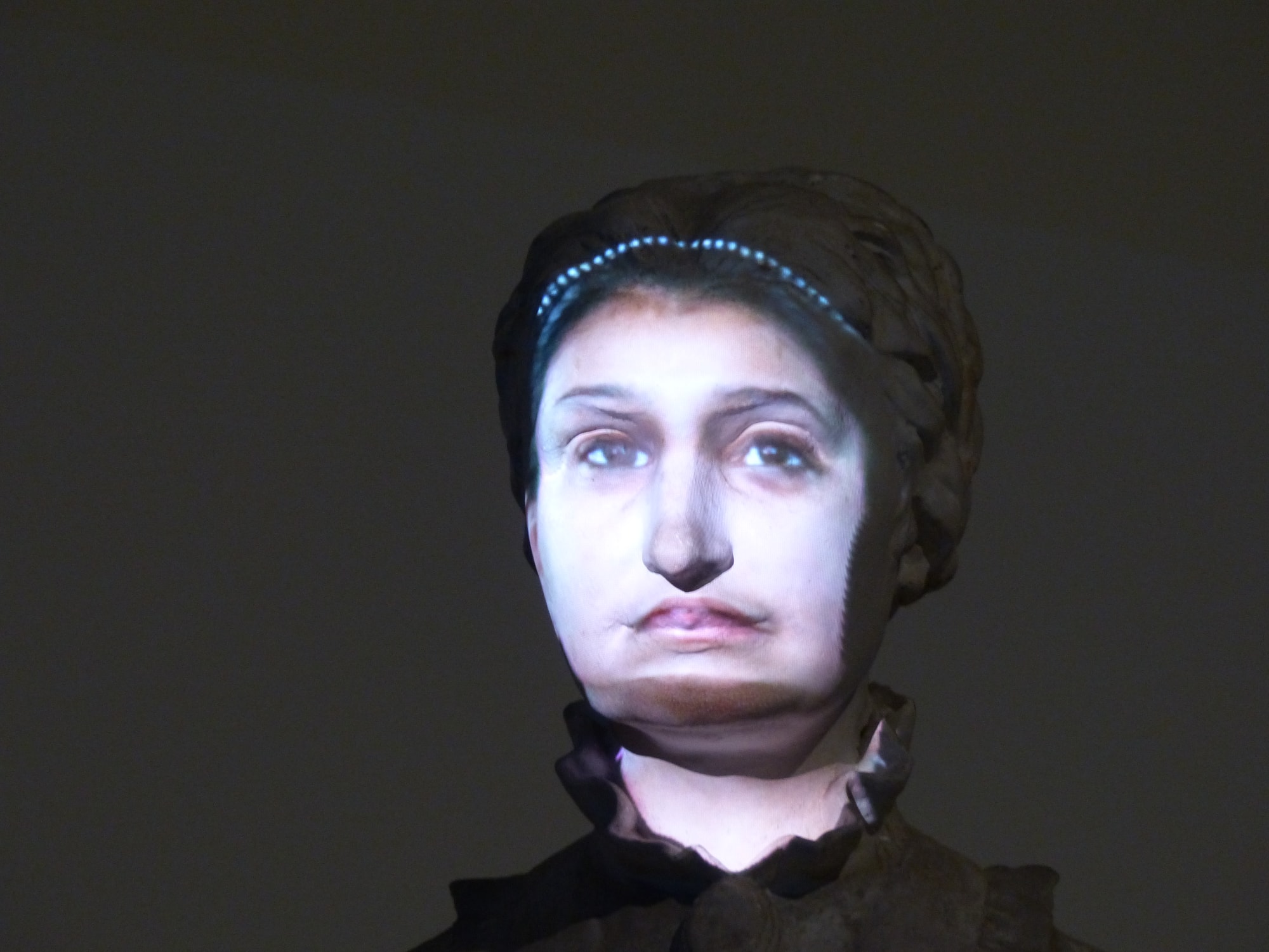 Krzysztof Wodiczko: Out/Inside(rs)