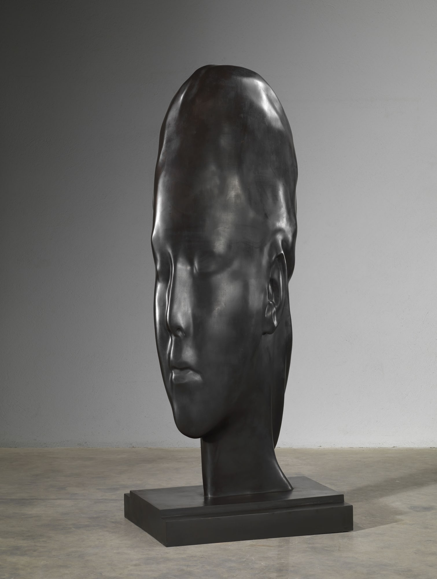 Jaume Plensa Chloe in Barcelona, 2014 Bronze 83.5 x 27.5 x 35 inches (212 x 69 x 89 cm) Edition of 5