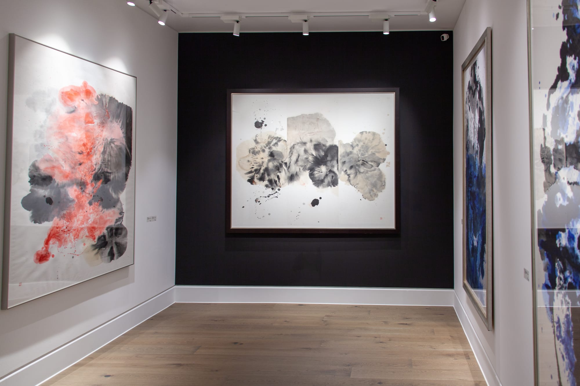 Unconfined Illumination