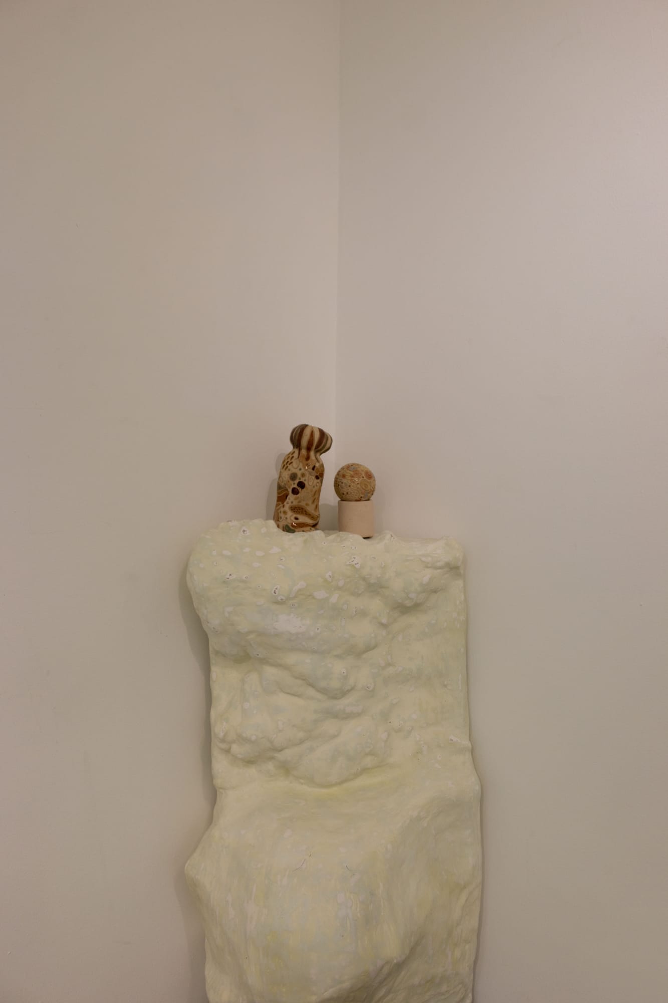 Jung Min Park, Self-sustaining rhythm, glazed cermaic with sound.