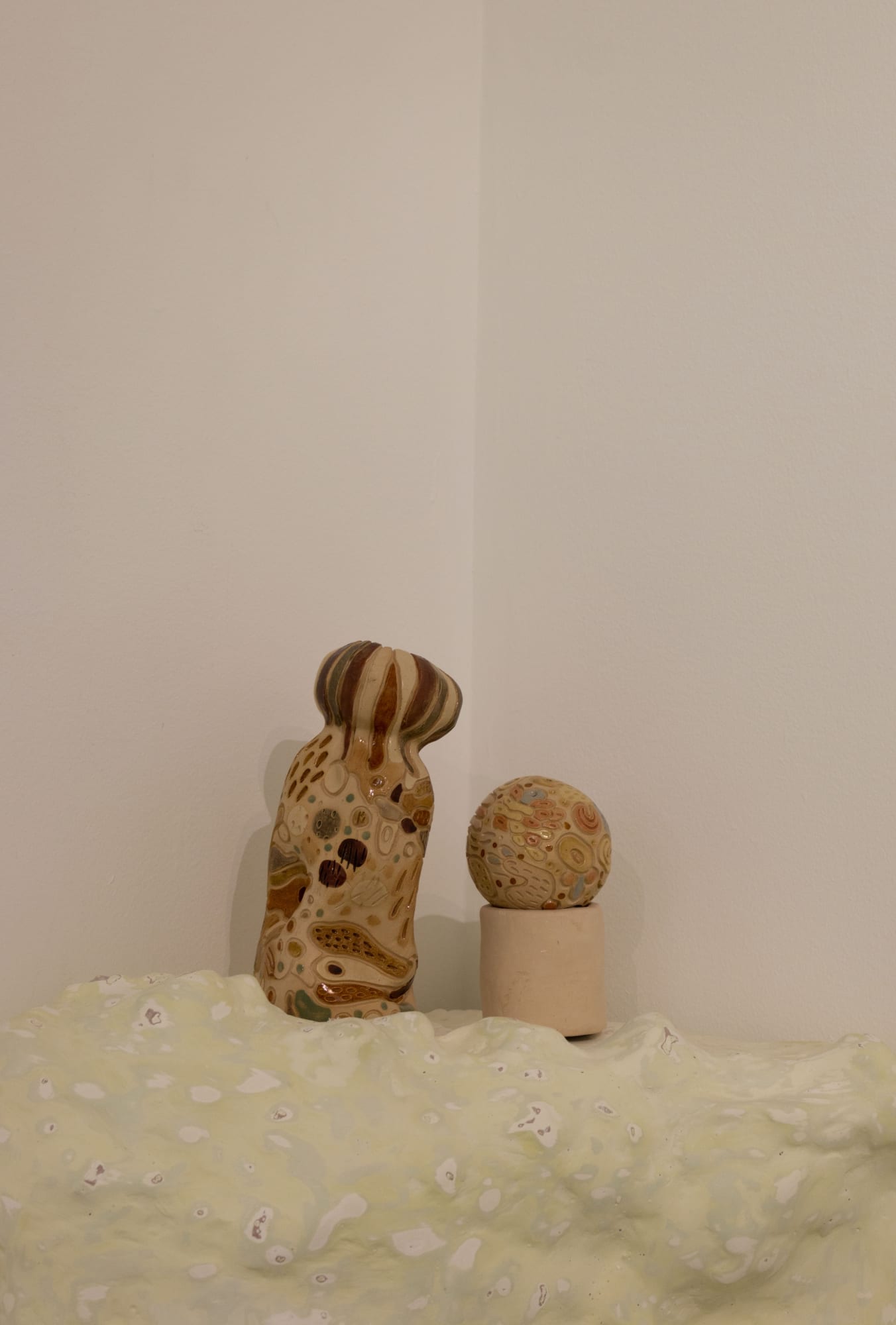 Jung Min Park, Self-sustaining rhythm, glazed cermaic with sound.