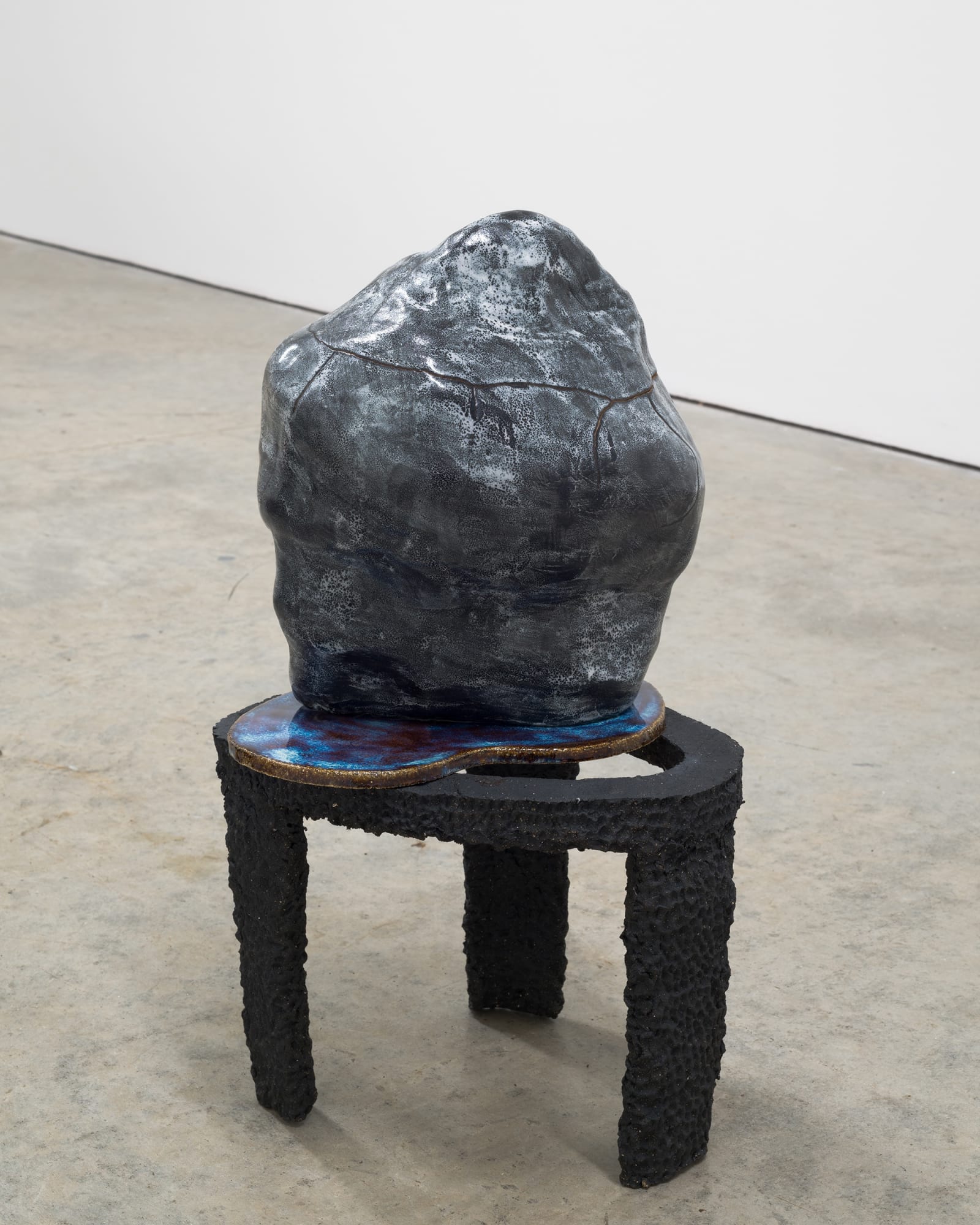 Lily German Long, Lasting 2021, Glazed stoneware, Unglazed stoneware, 33 x 28 x 23 cm Standing 2021, Unglazed stoneware, Glazed stoneware, 36 x 25 x 35 cm