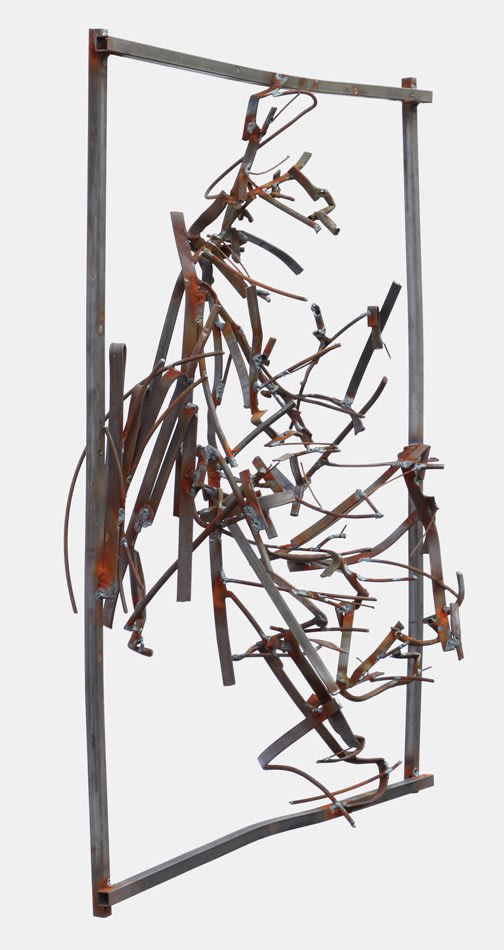 A SEATED MAN IN HIGH CAP. 2009. Metal, welding. 120 x 100 x 30 cm.