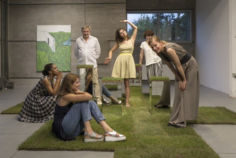 Katya Tzareva. A STORY OF ONE WHITE HOUSE