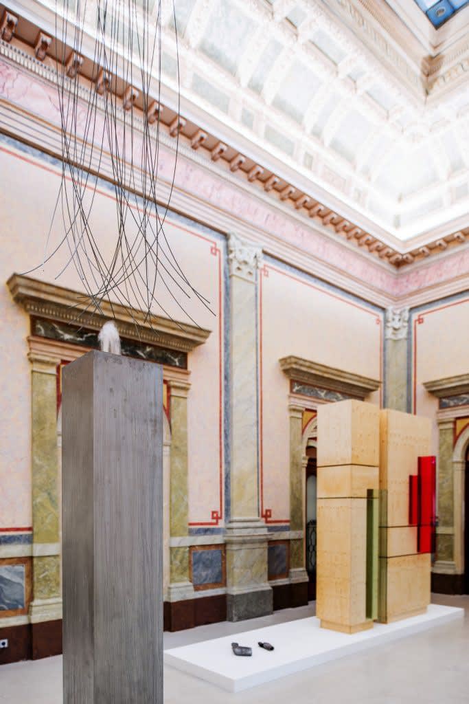 EDGES ANGLES LINES CURVES