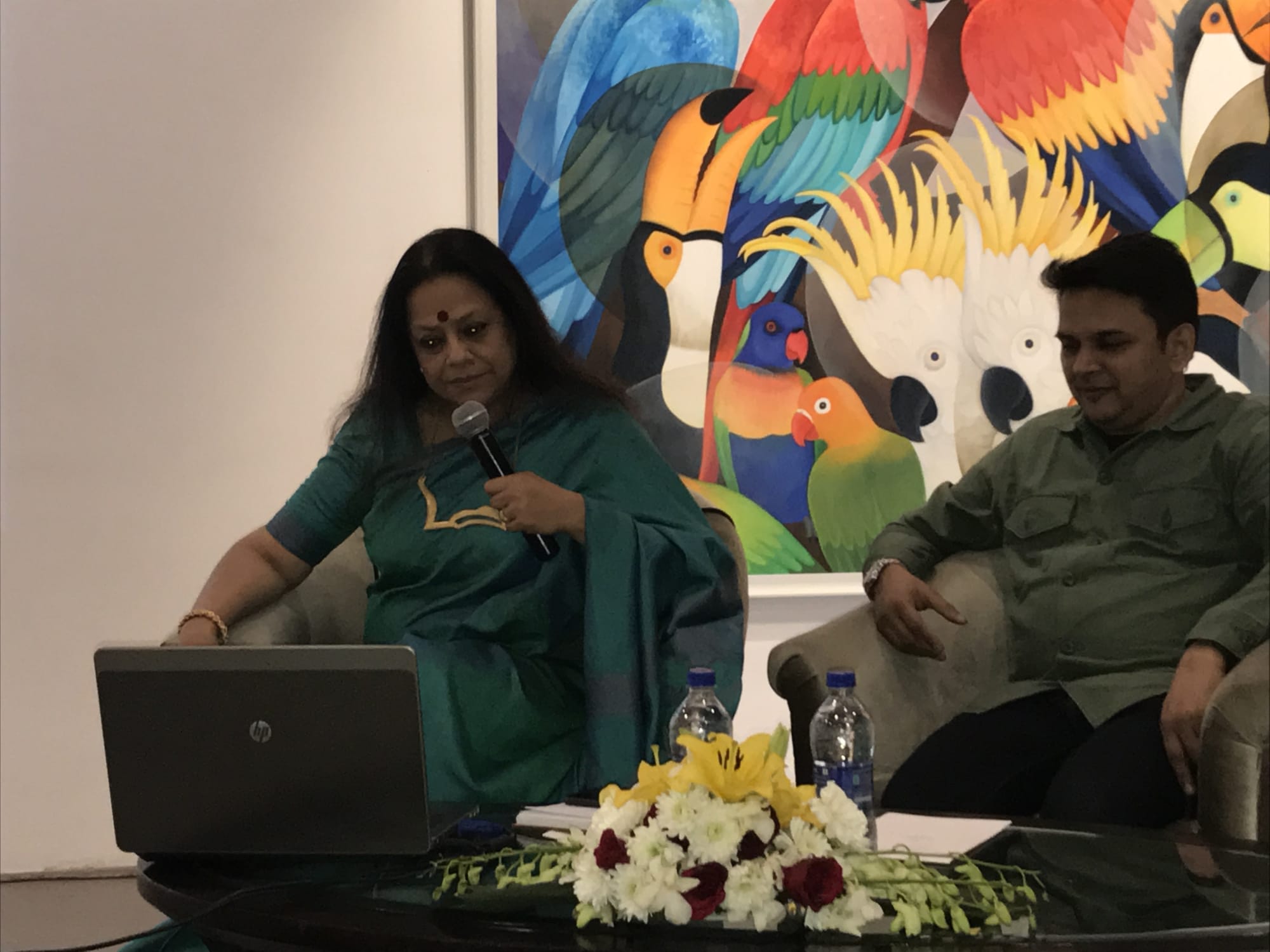 Ina Puri italking about Senaka's paiontings