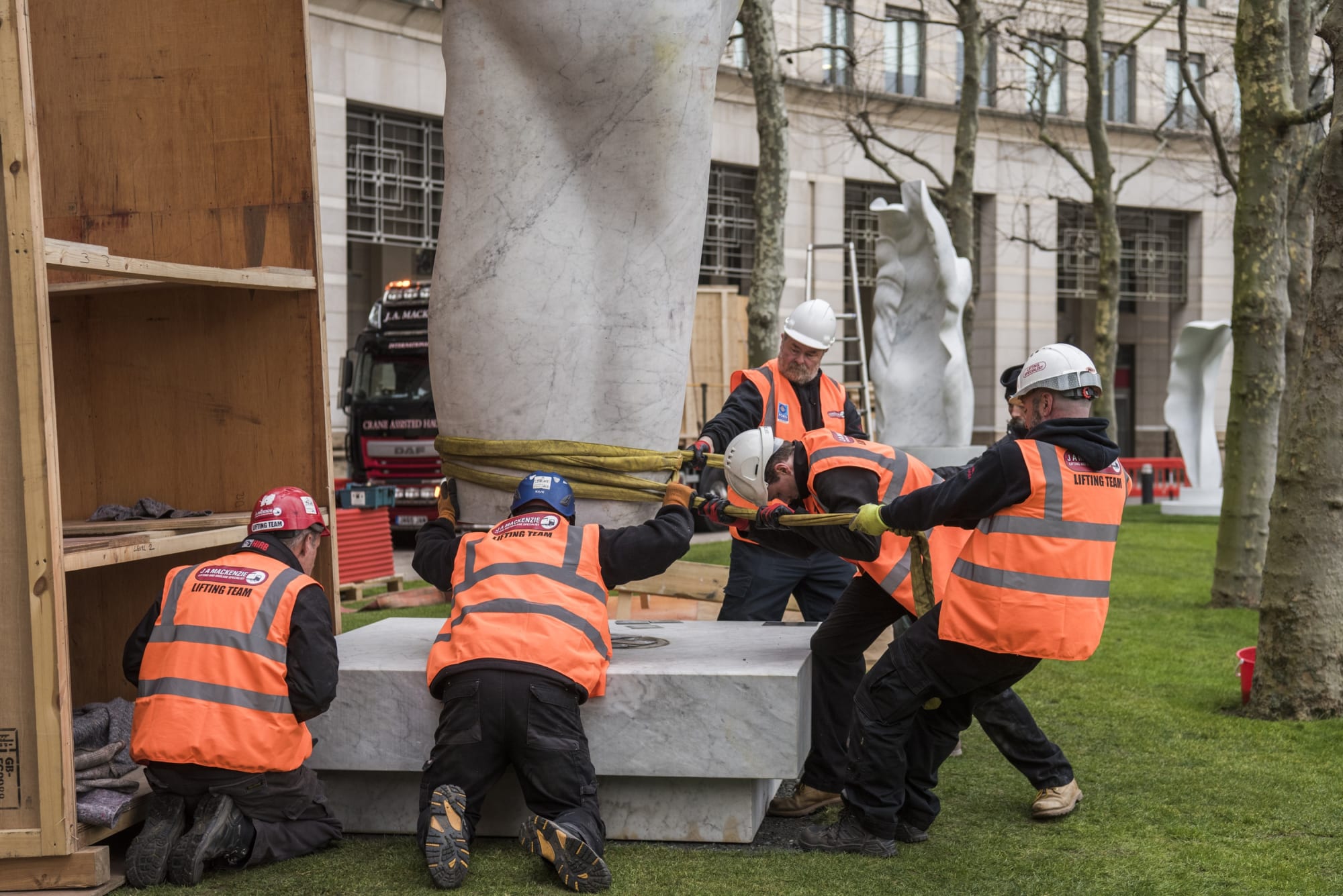 Installing the Looking Up exhibtion by Helaine Blumenfeld @ Canary Wharf