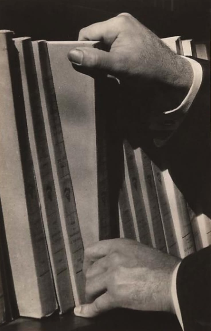 Andrè Kertèsz, Biblioteque, Paris, 1928