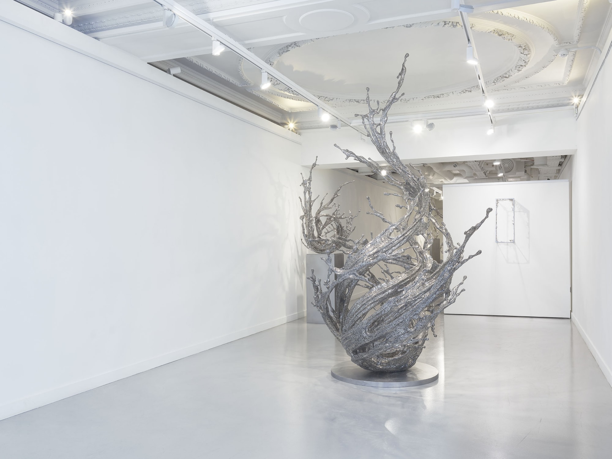 Zheng Lu | Liquid Narratives