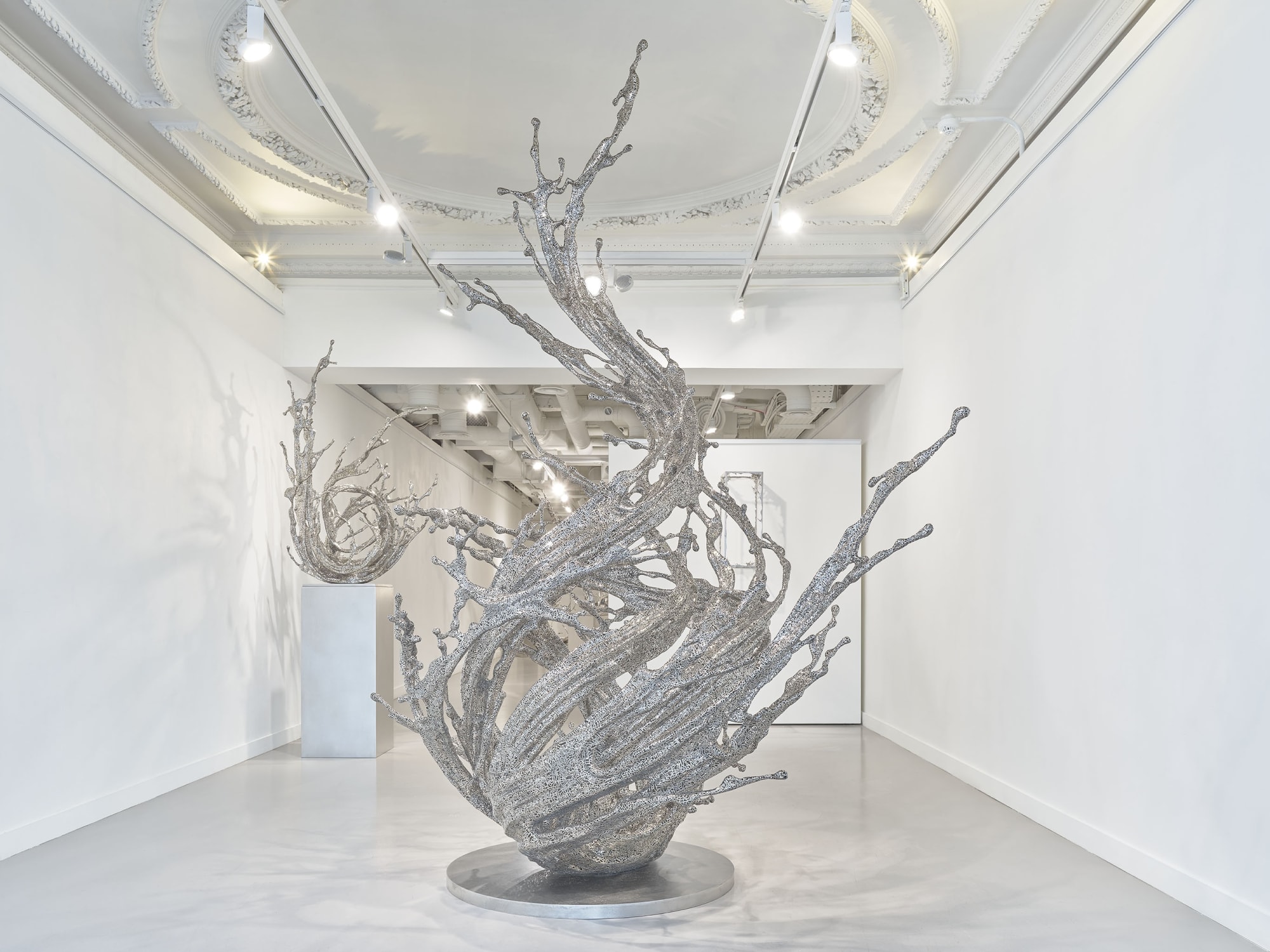 Zheng Lu | Liquid Narratives